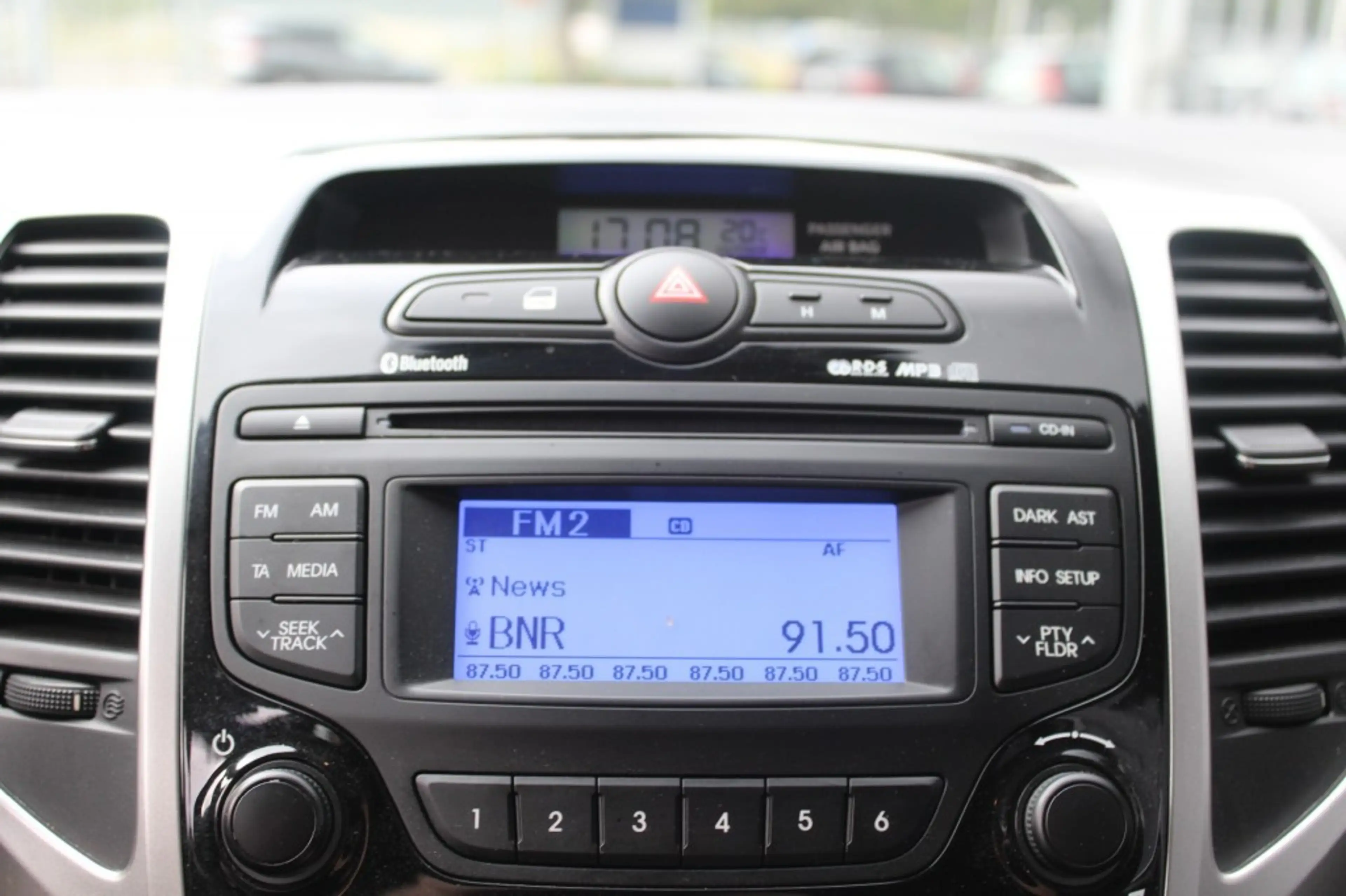 Hyundai iX20 comfort 1.6 -125 PK dealer onderhouden-1ste eigena — photo 27