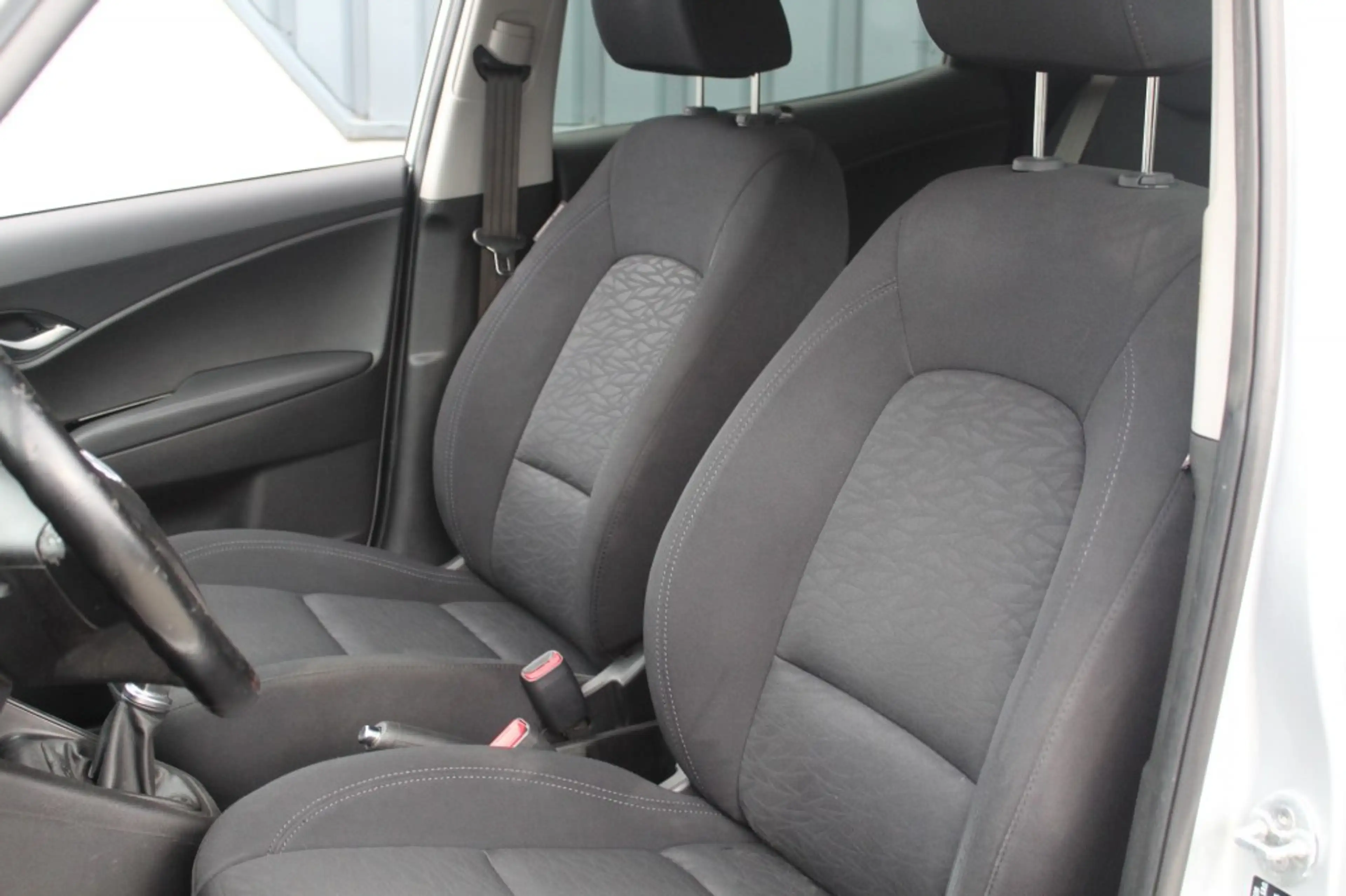 Hyundai iX20 comfort 1.6 -125 PK dealer onderhouden-1ste eigena — photo 14