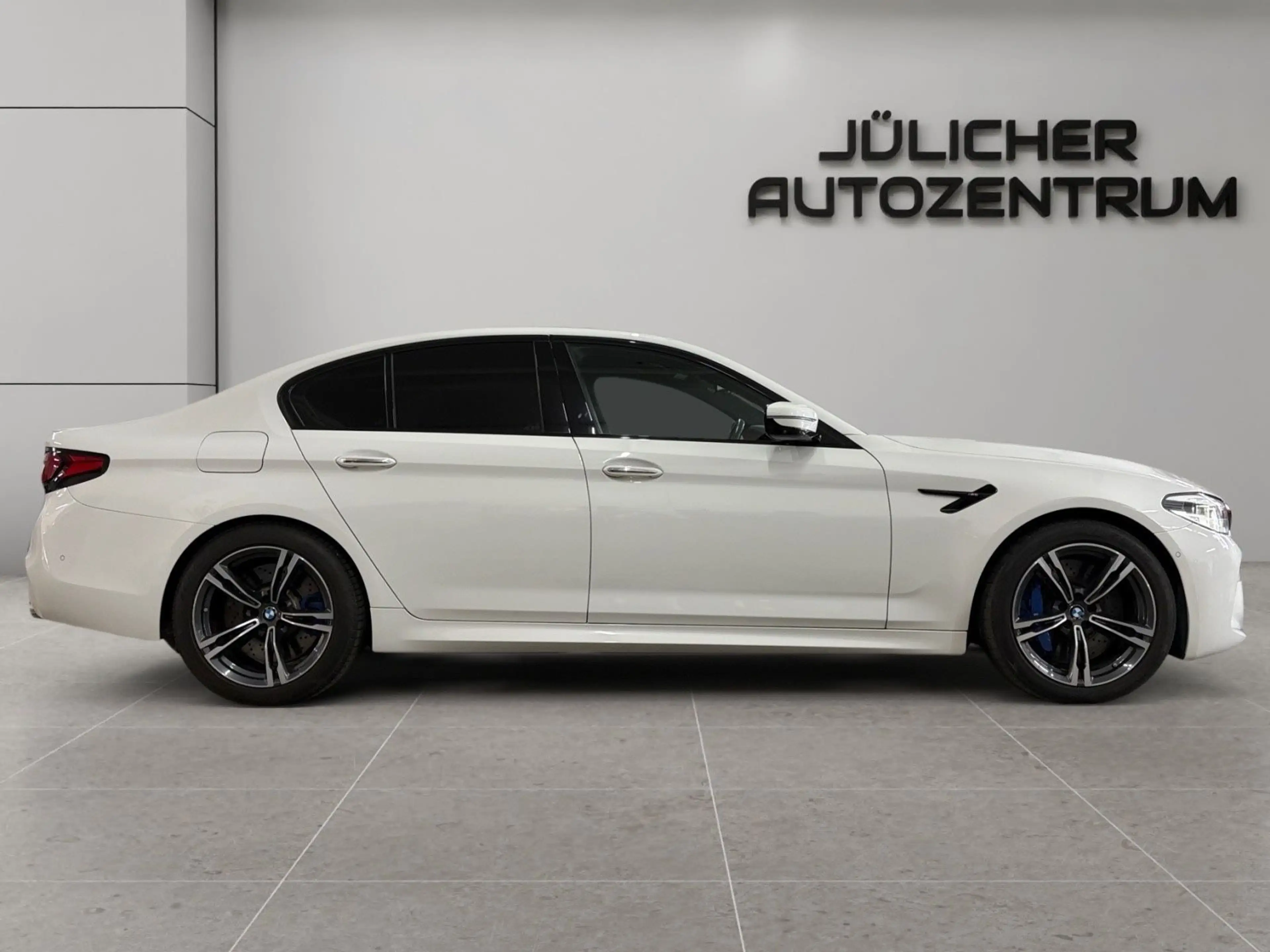 BMW M5 xDrive Aut., Harman/Kardon , Inspektion Neu — photo 2