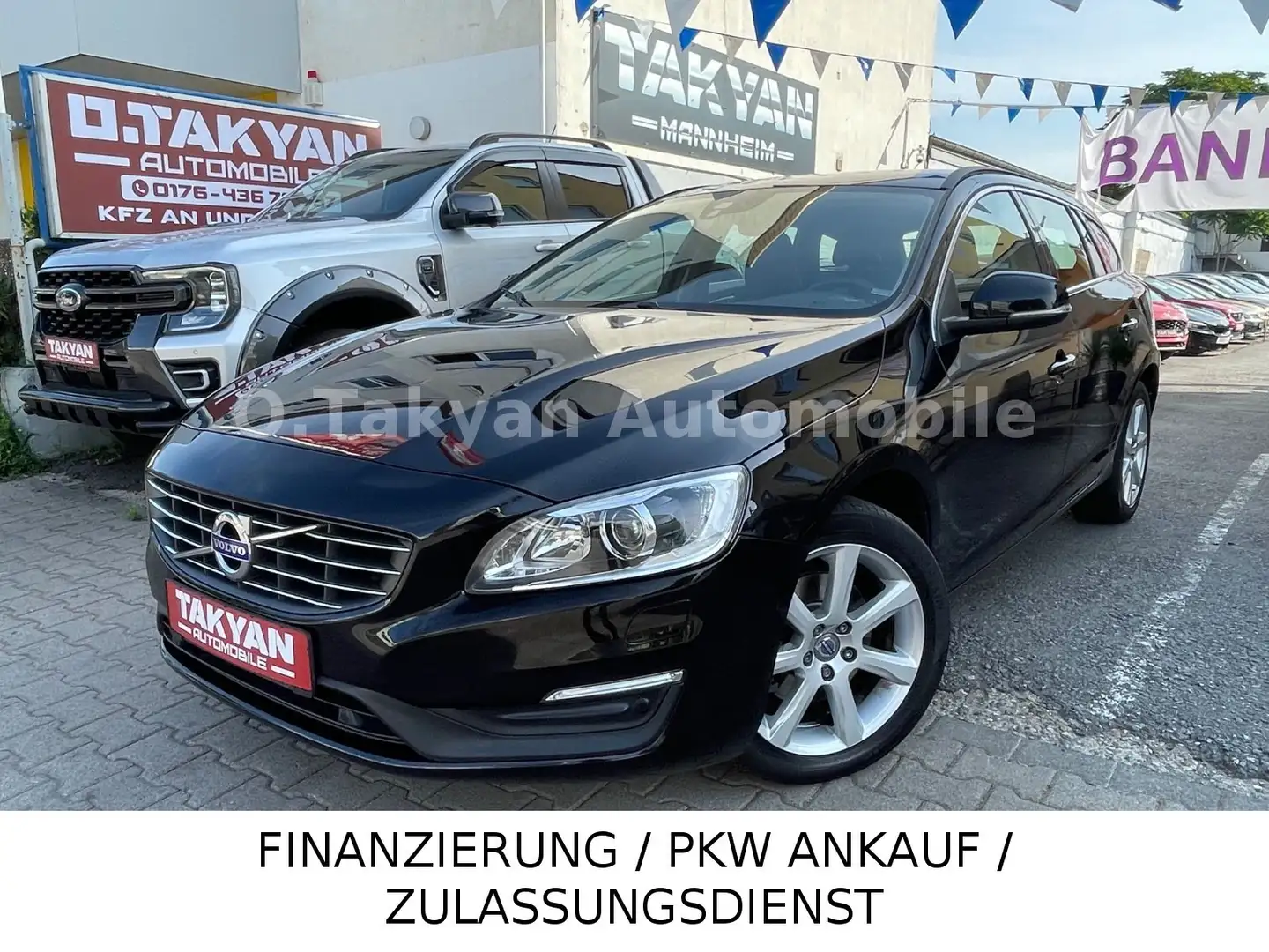 Volvo V60 Kombi Momentum Schwarz - 1