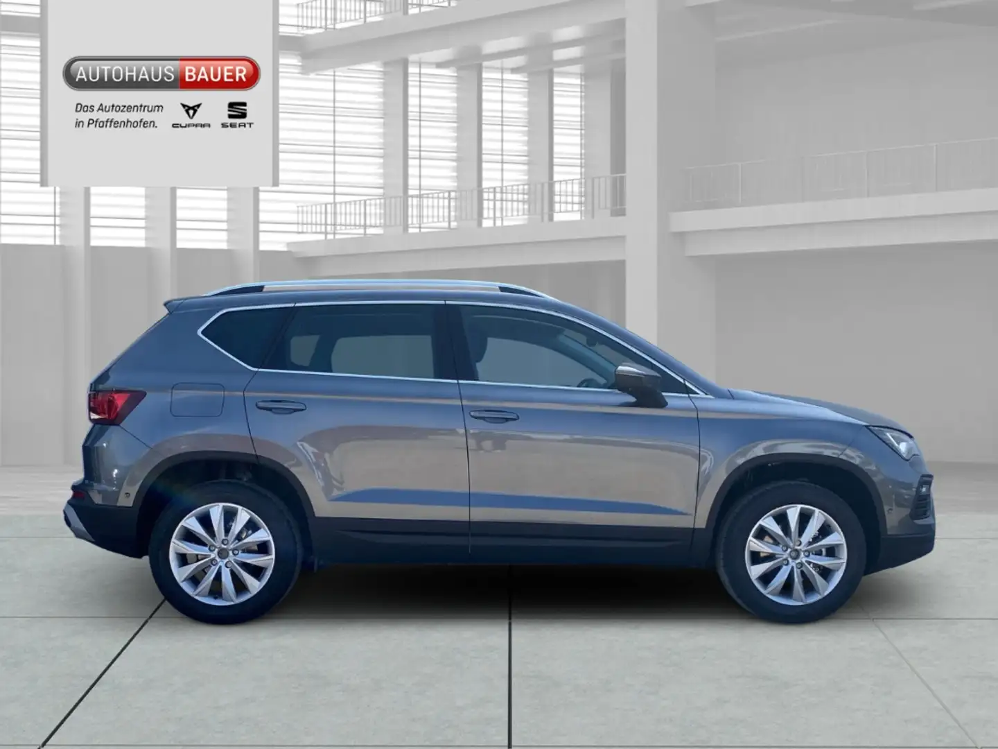 SEAT Ateca Style 1.5 TSI Road Edit. AHK Sitzh. Einparkh. vo.+ Grijs - 2