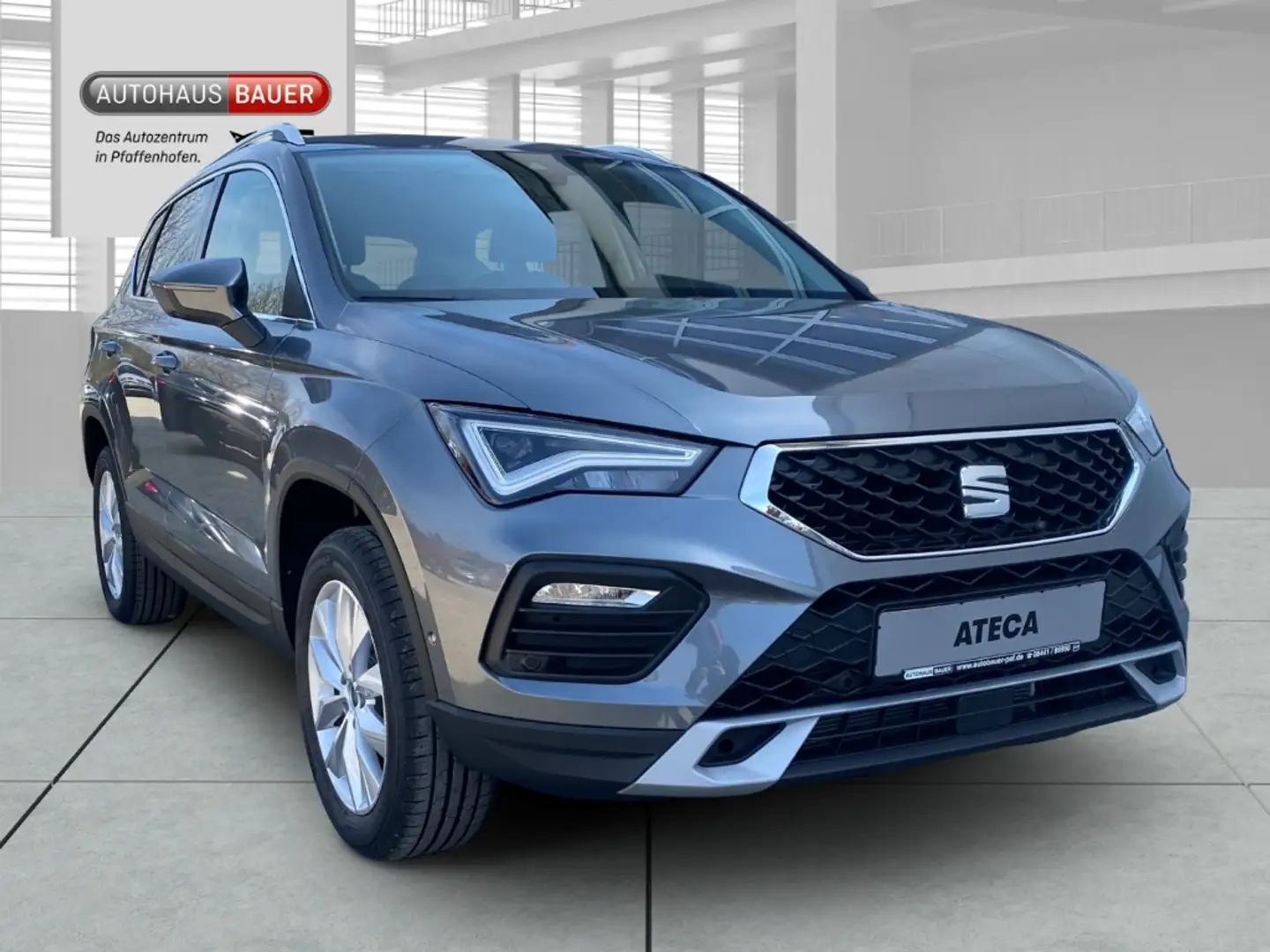 SEAT Ateca Style 1.5 TSI Road Edit. AHK Sitzh. Einparkh. vo.+ Grijs - 1