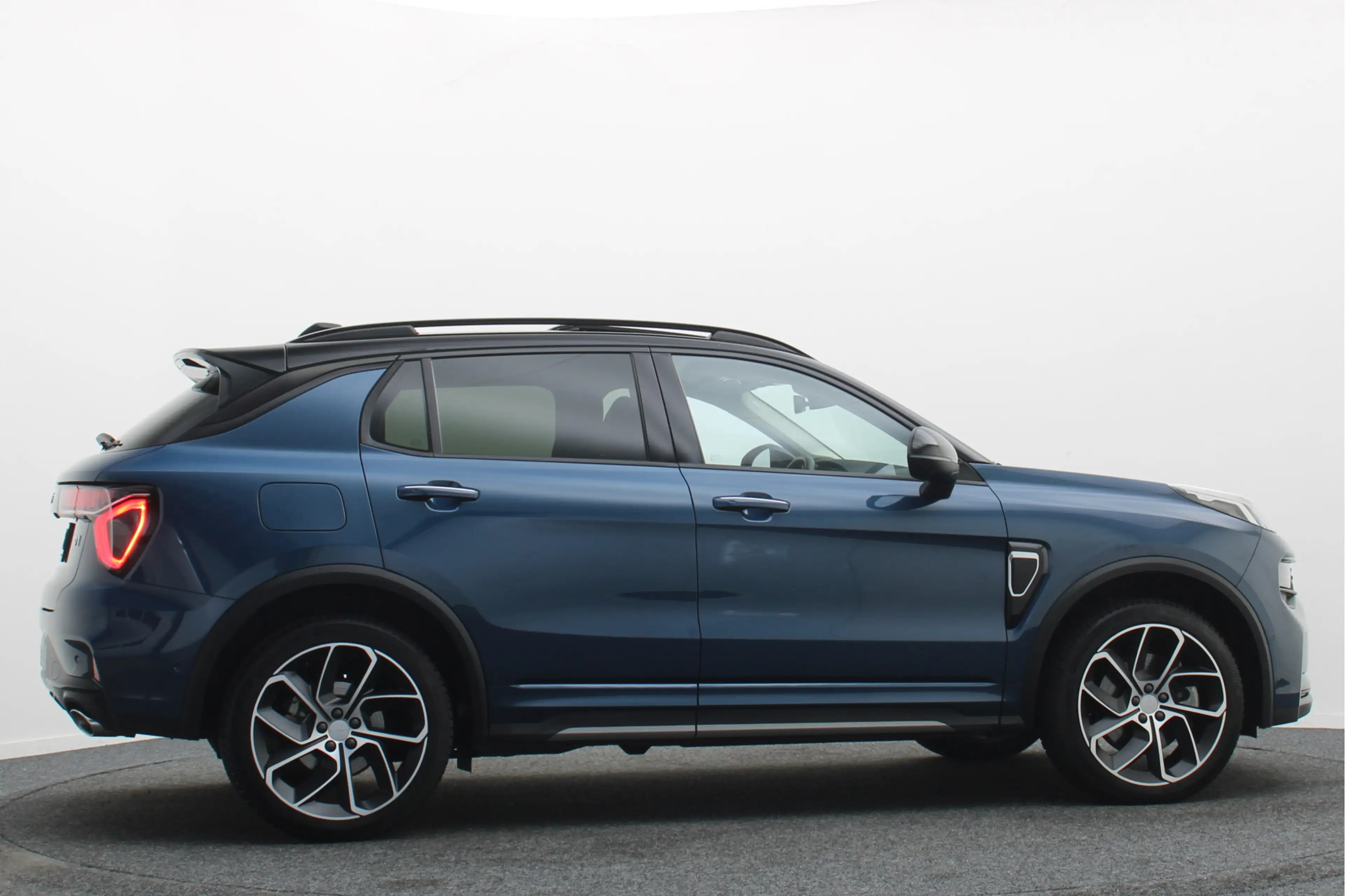 Lynk & Co 01 1.5 Plug-in Hybrid 360° Camera, Panoramadak, ACC, — photo 8