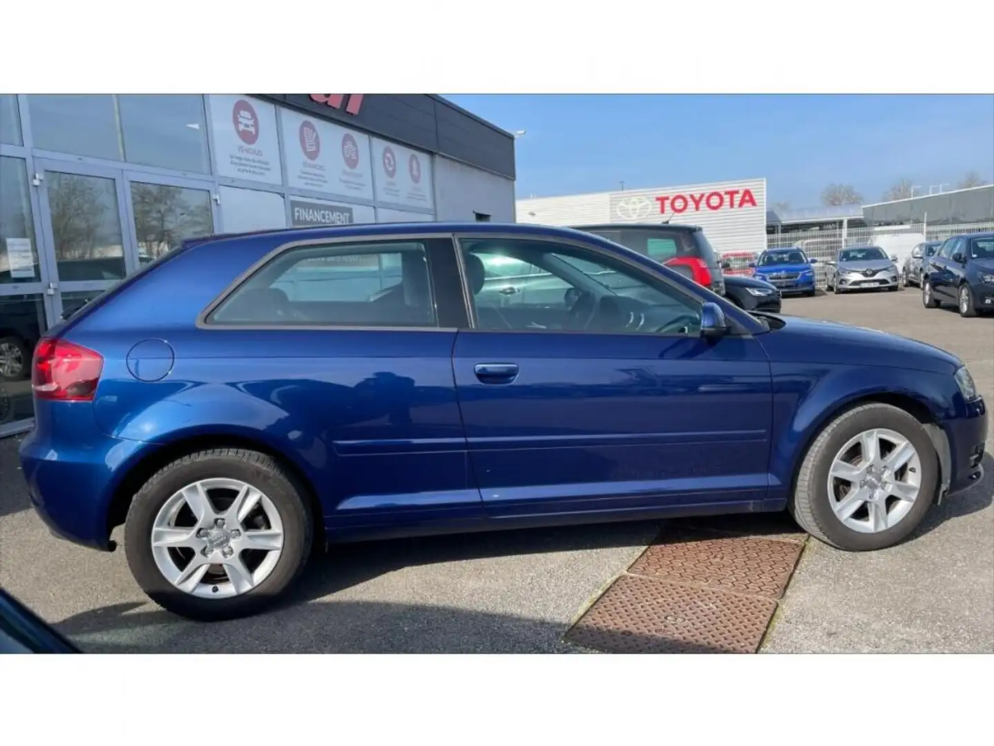 Audi A3 Attraction 1.6 TDI 105cv - 2