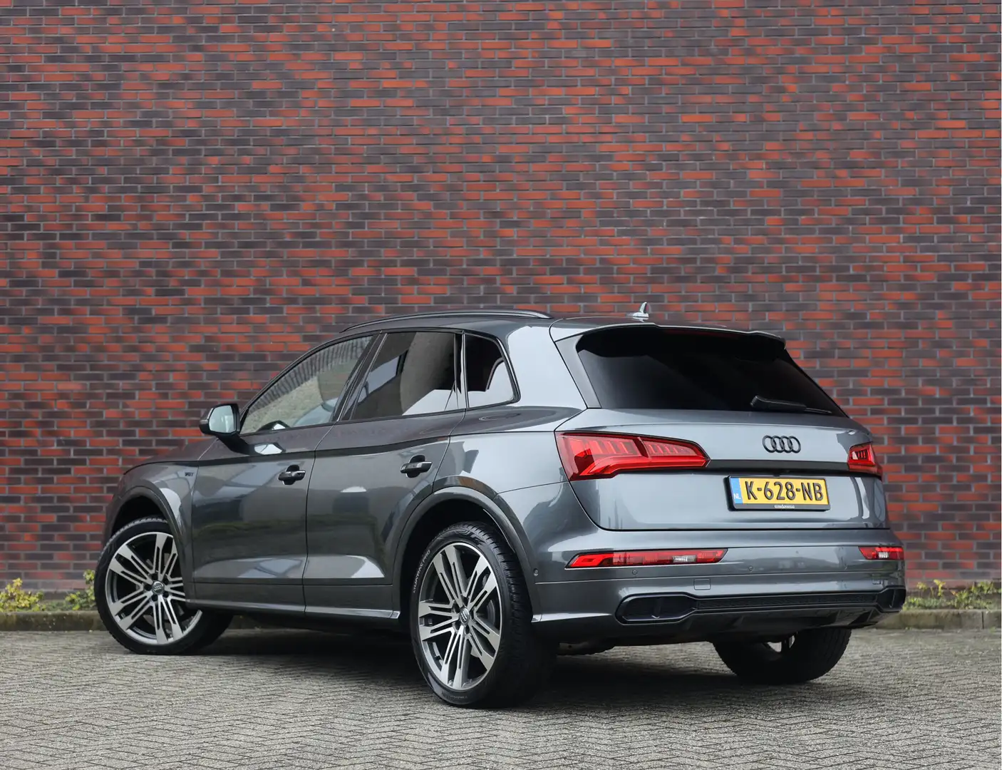 Audi SQ5 SQ5 3.0 TFSI Quattro Pro Line Plus | 360 - lucht - Grijs - 2