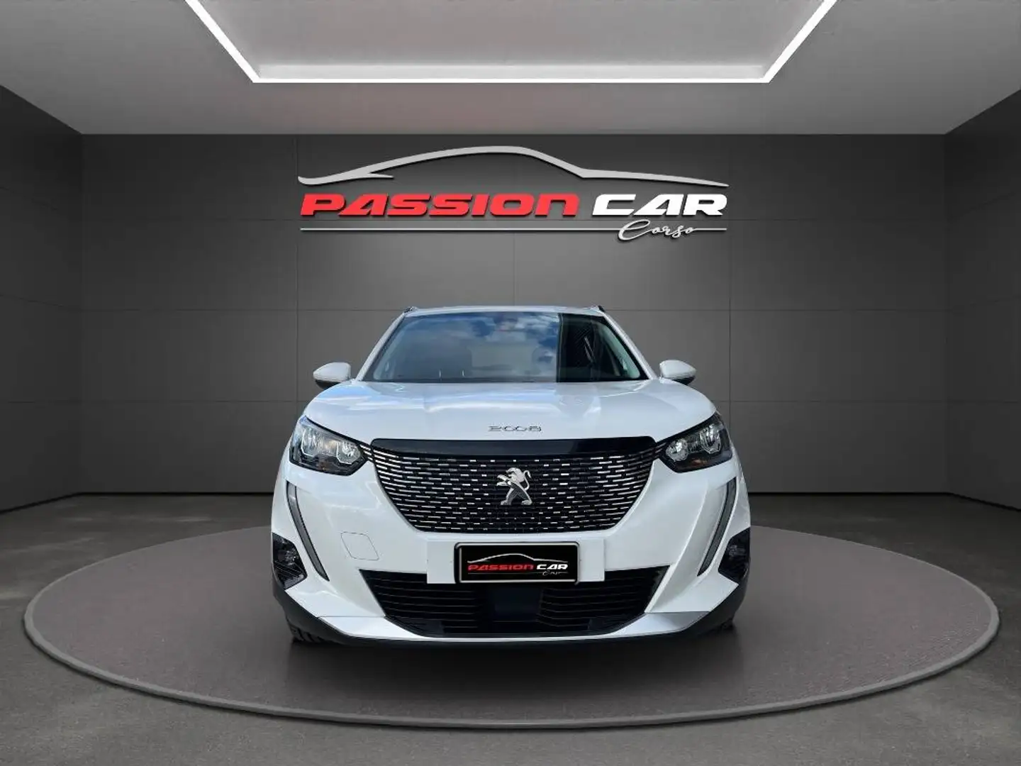 Peugeot 2008 1.5 bluehdi Allure Pack s&s 130cv eat8 Wit - 2