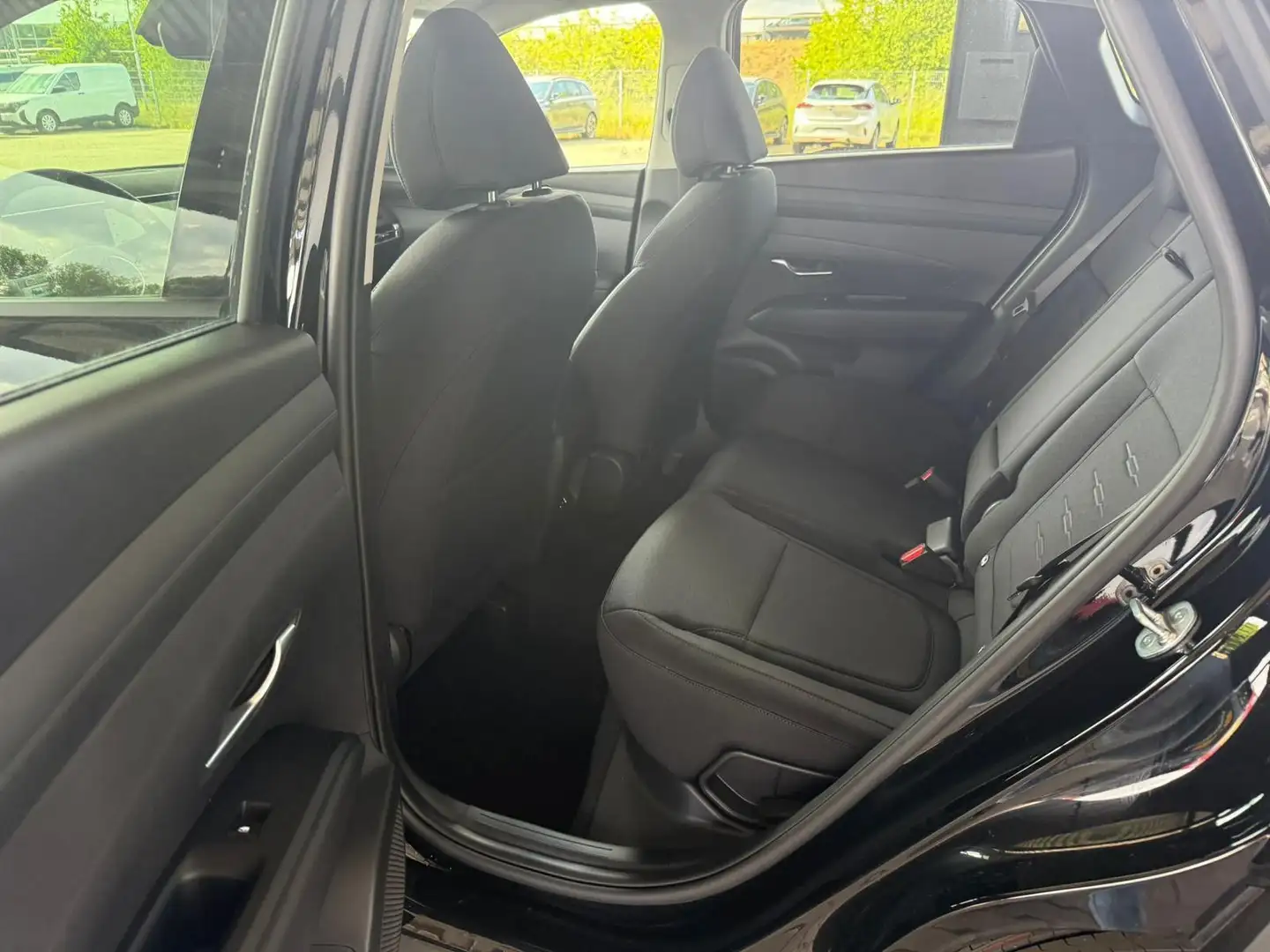 Hyundai TUCSON NX4 GO 1,6 T-GDi 2WD 48V DCT  160 PS / Panorama... Silber - 2