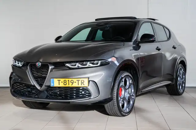 Alfa Romeo Tonale 1.3T PHEV 280PK Edizione Speciale | Schuif-kanteld