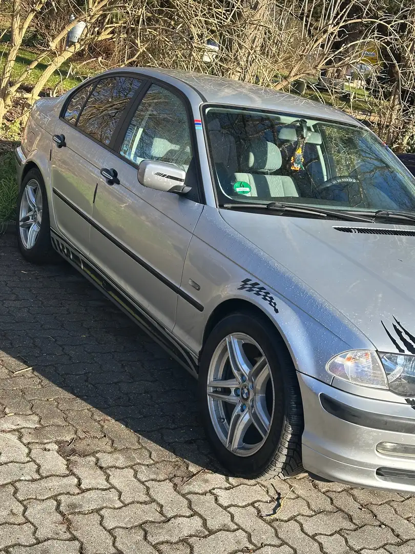 BMW 318 318i Stříbrná - 1