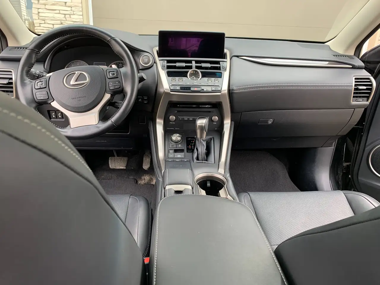 Lexus NX снимка Lexus NX