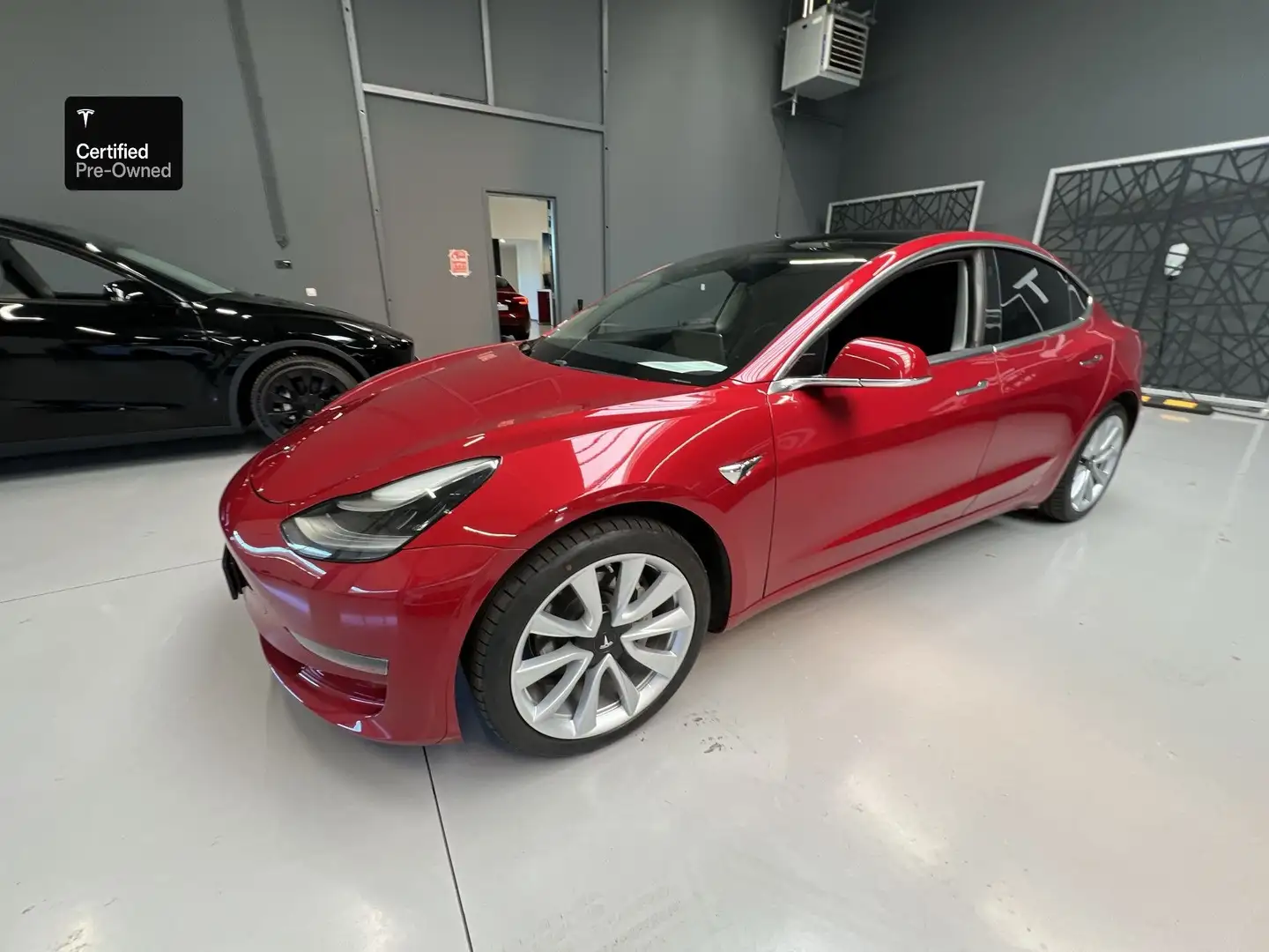 Tesla Model 3 Long Range AWD/Certified Pre owned Rood - 1