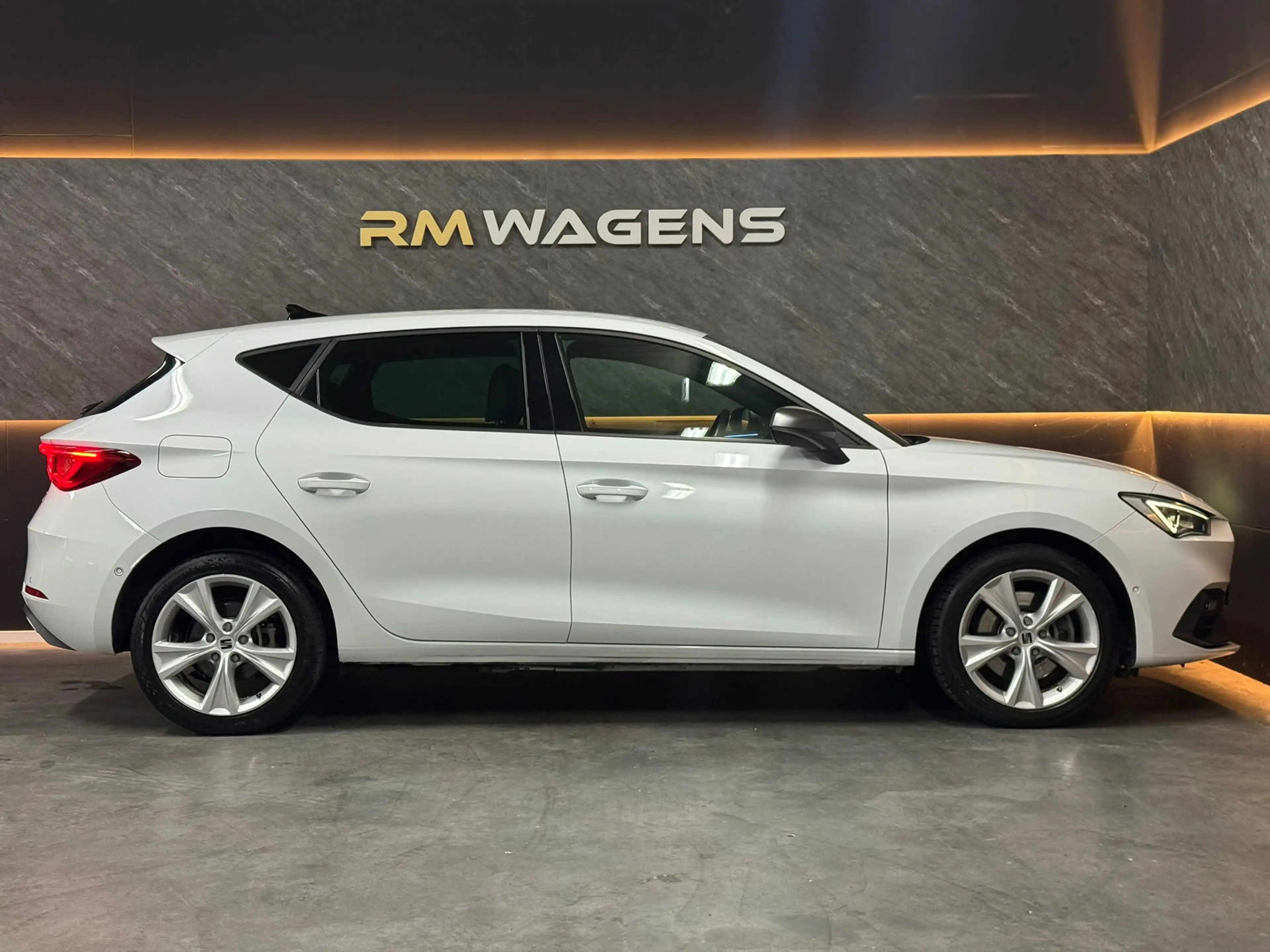 SEAT Leon 1.4 TSI FR eHybrid|Cam|Keyless|Memory|Sfeerv|Carpl — photo 11