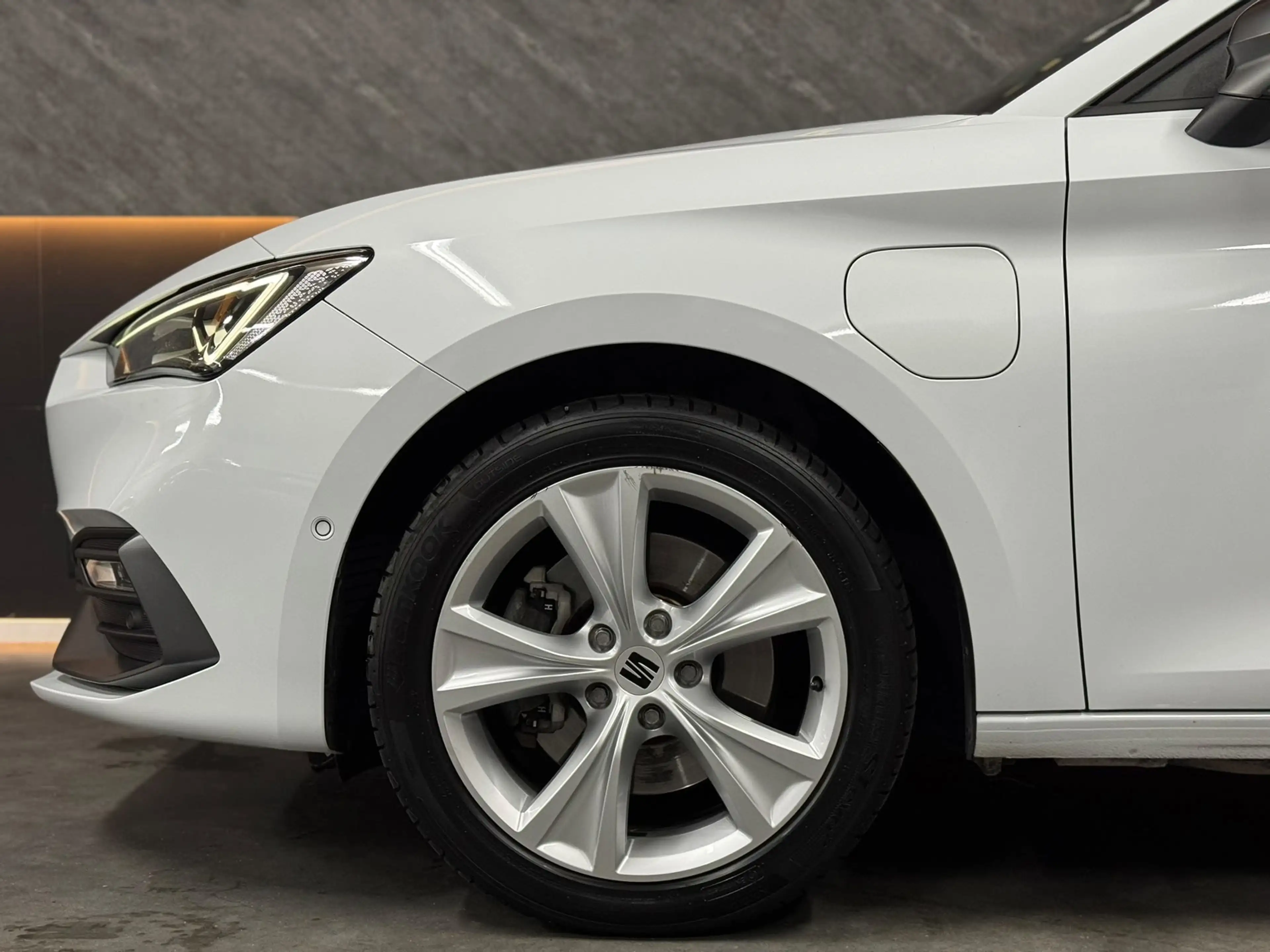 SEAT Leon 1.4 TSI FR eHybrid|Cam|Keyless|Memory|Sfeerv|Carpl — photo 13