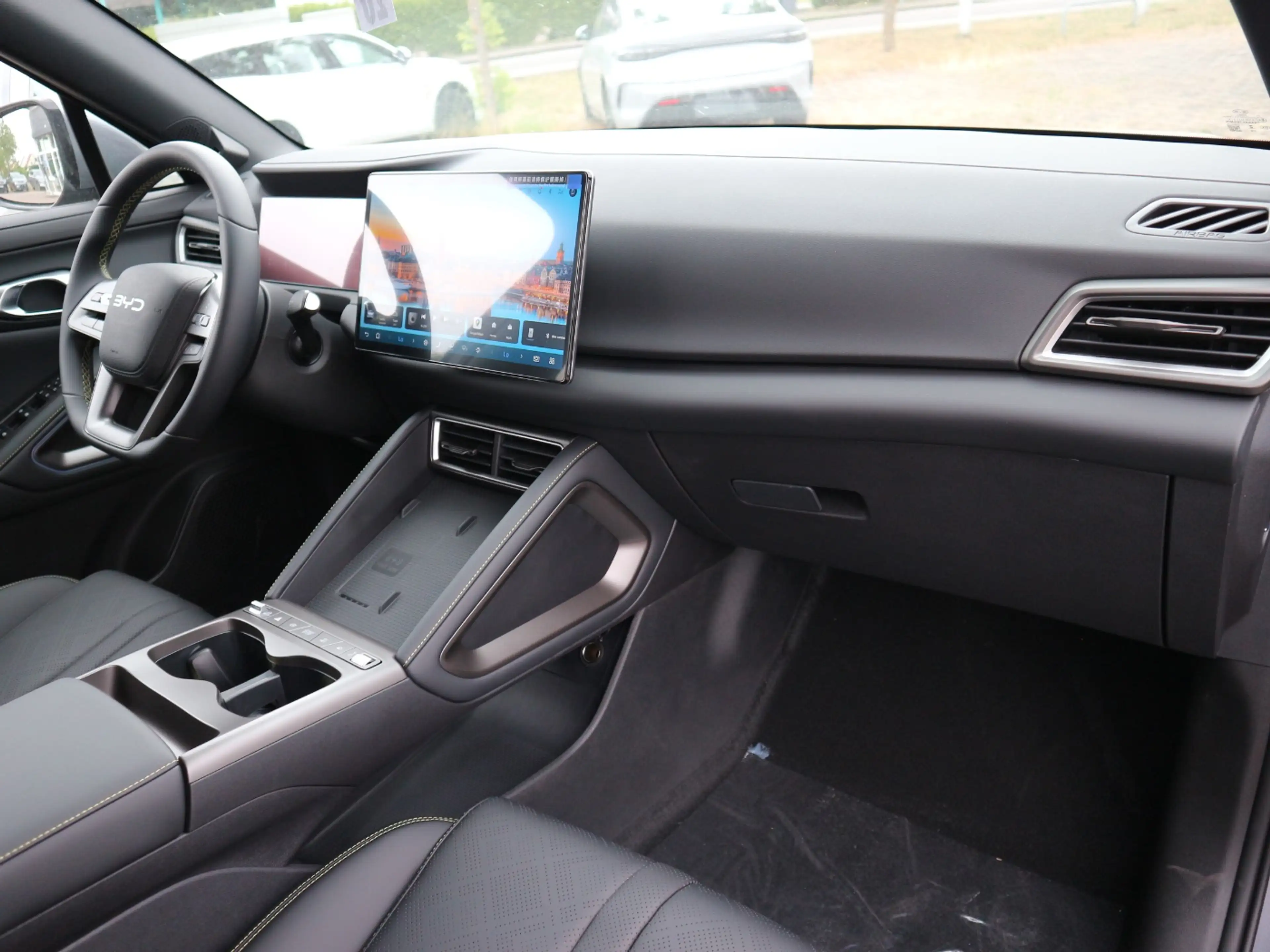 BYD Atto 2 DM-i Boost 360° LED Navi Pano SHZ Assist — photo 23