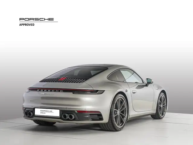 Porsche 911 view 8
