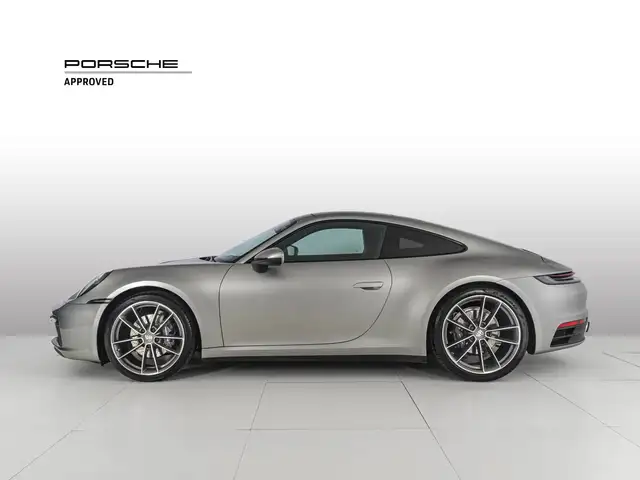 Porsche 911 view 7