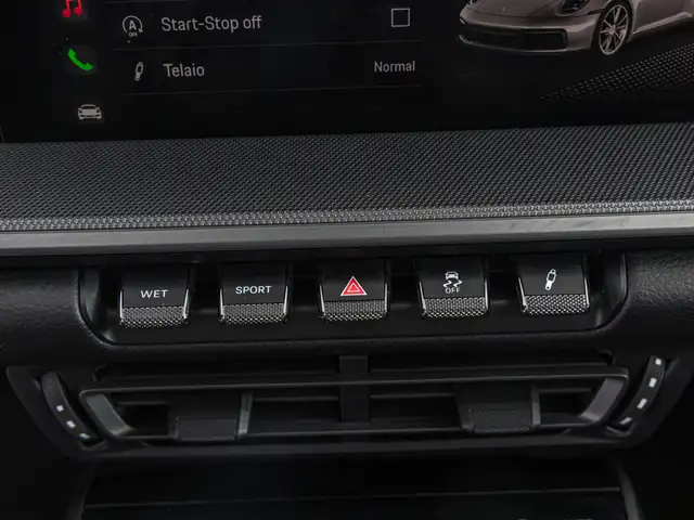 Porsche 911 view 12
