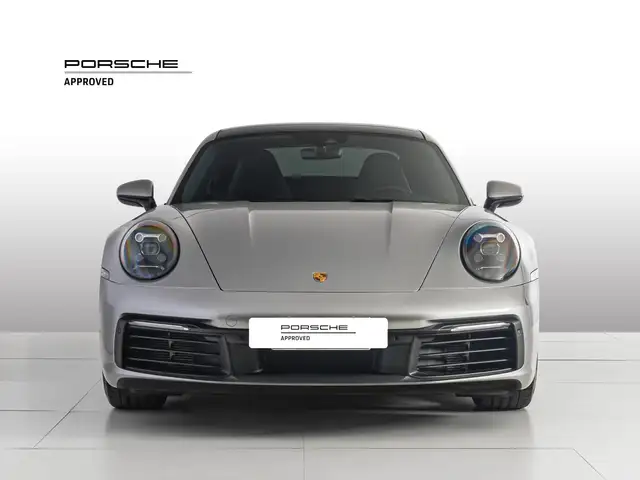 Porsche 911 view 5