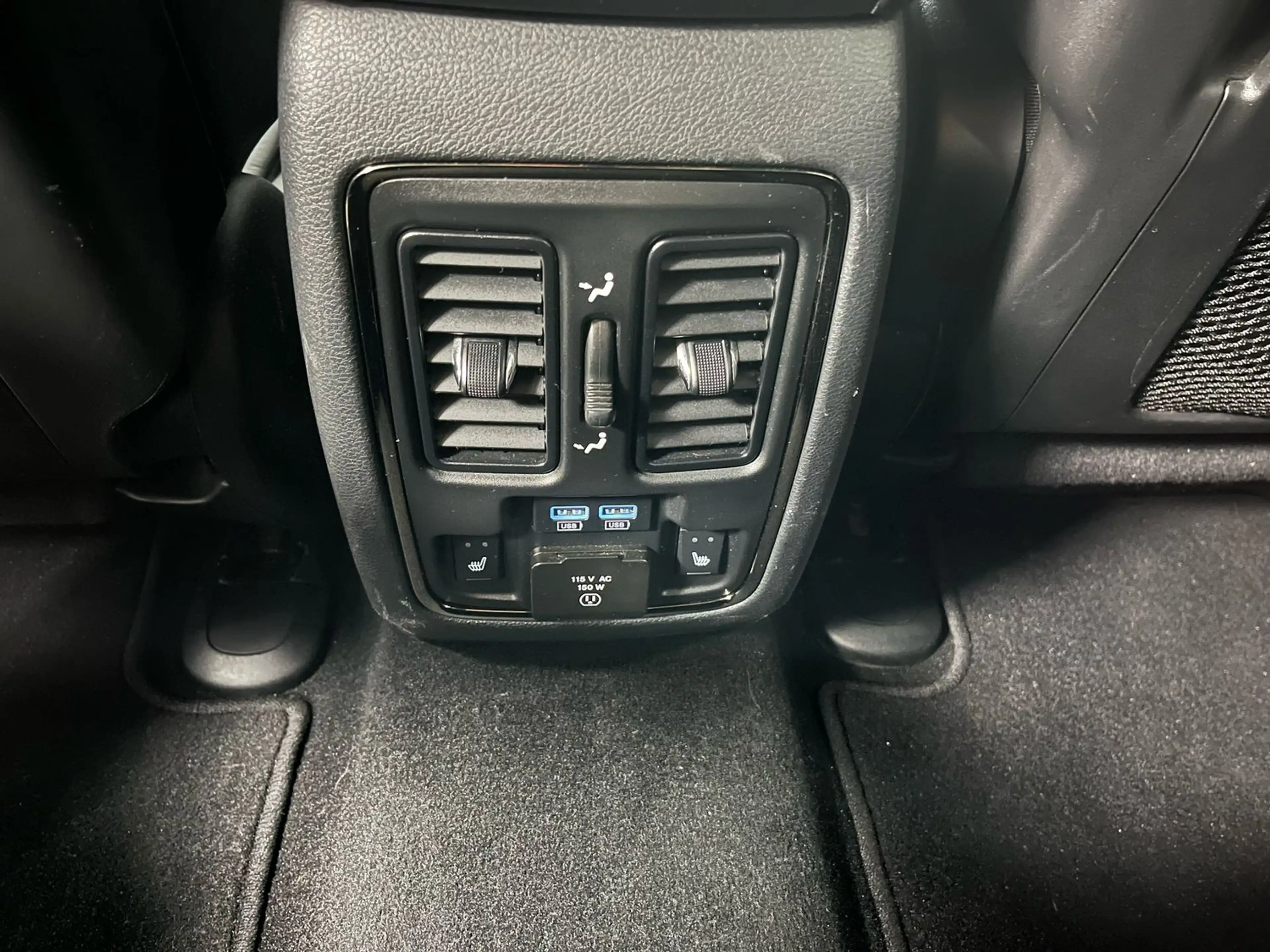 Dodge Durango 3,6l V6 *7-SITZE / KAMERA/4x4* — photo 16