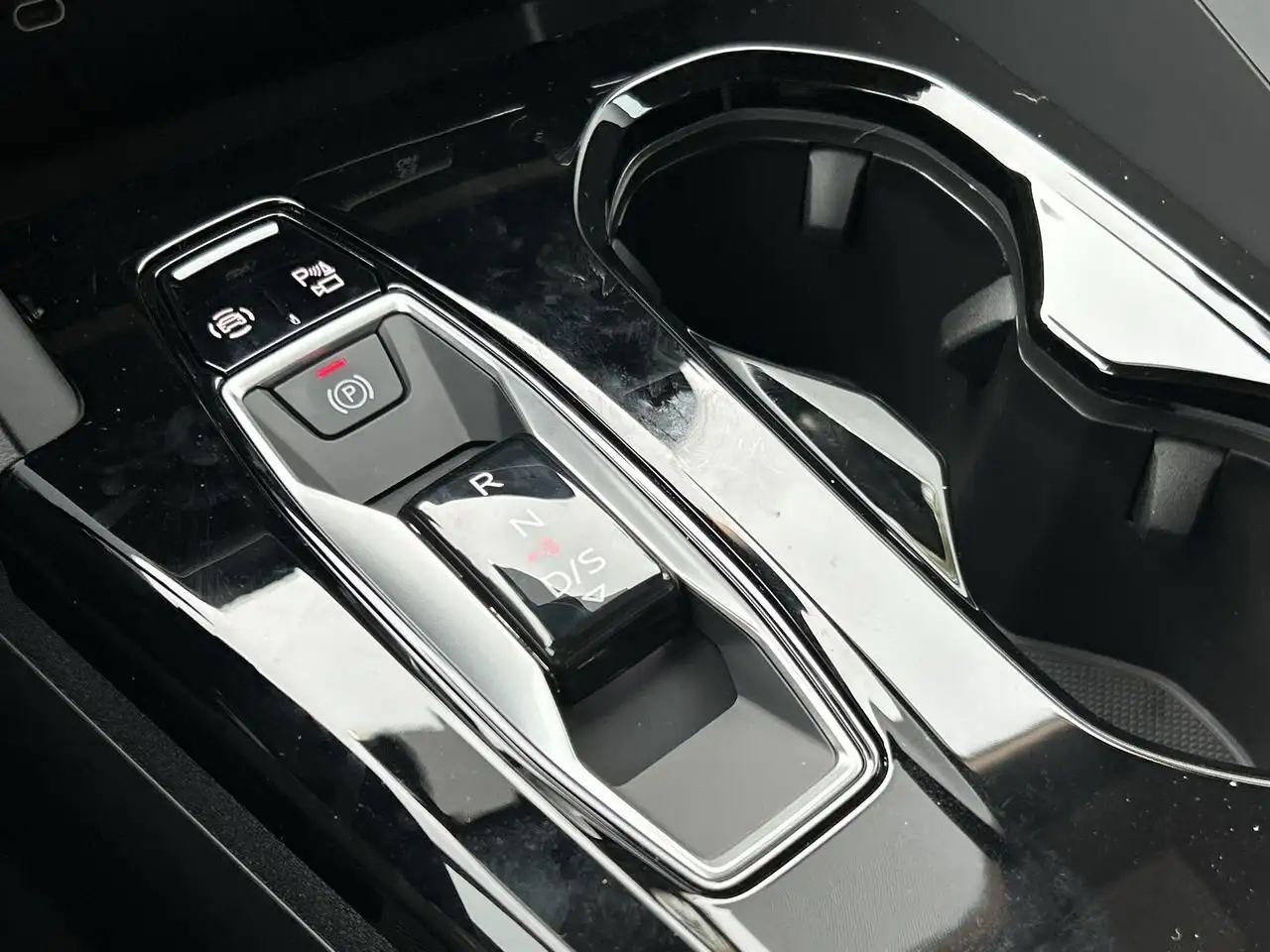 Audi Q5 снимка Audi Q5