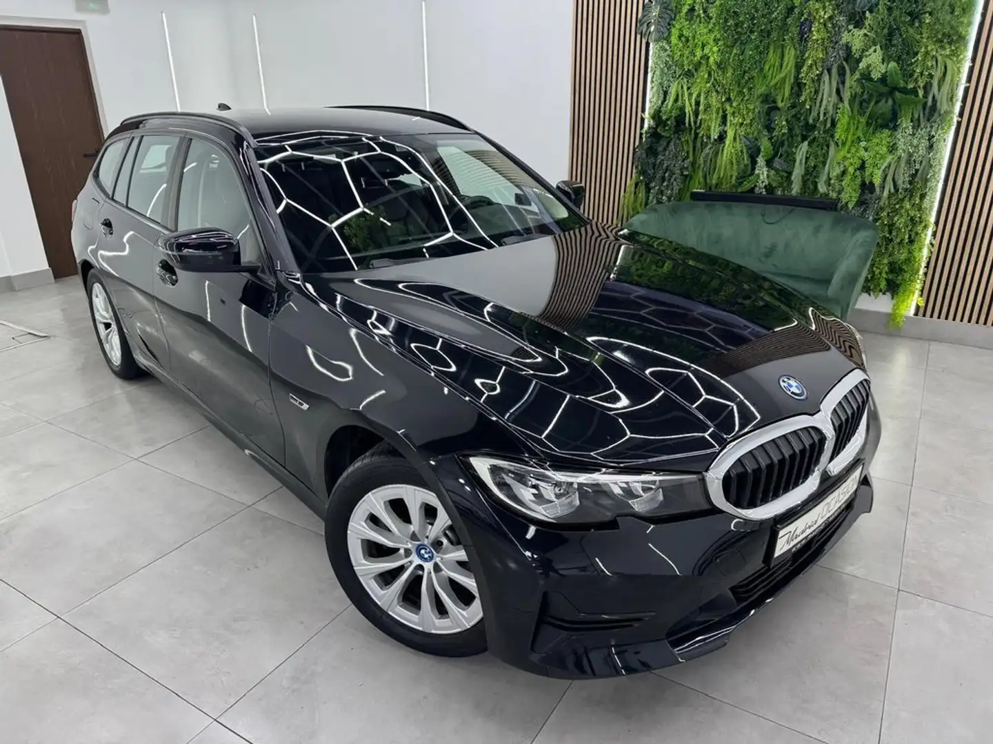 BMW 320 320e xDrive Touring Negro - 2