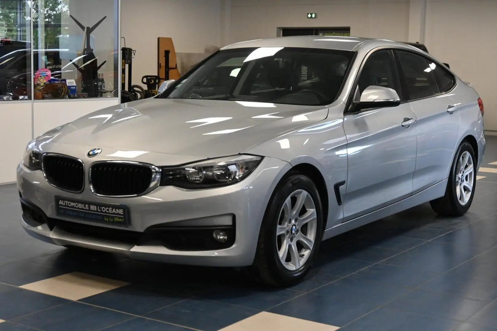 BMW 318 SERIE F34 318d 150 ch Lounge Gris - 1