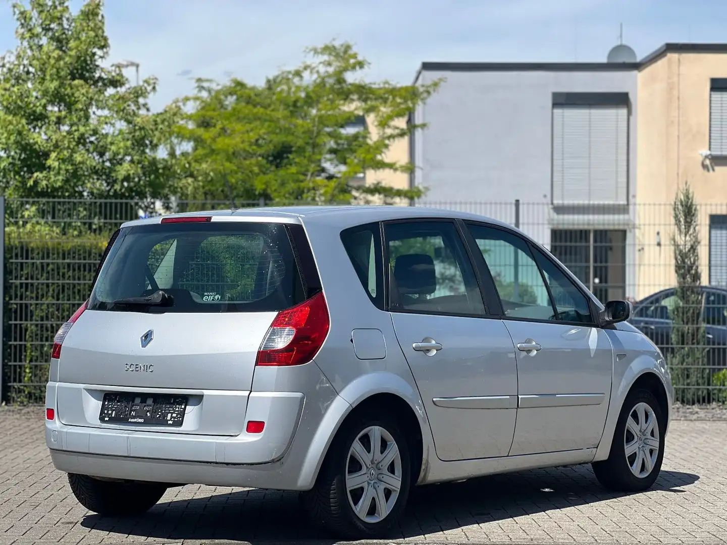 Renault Scenic Dynamique 2.0 16V Silber - 2
