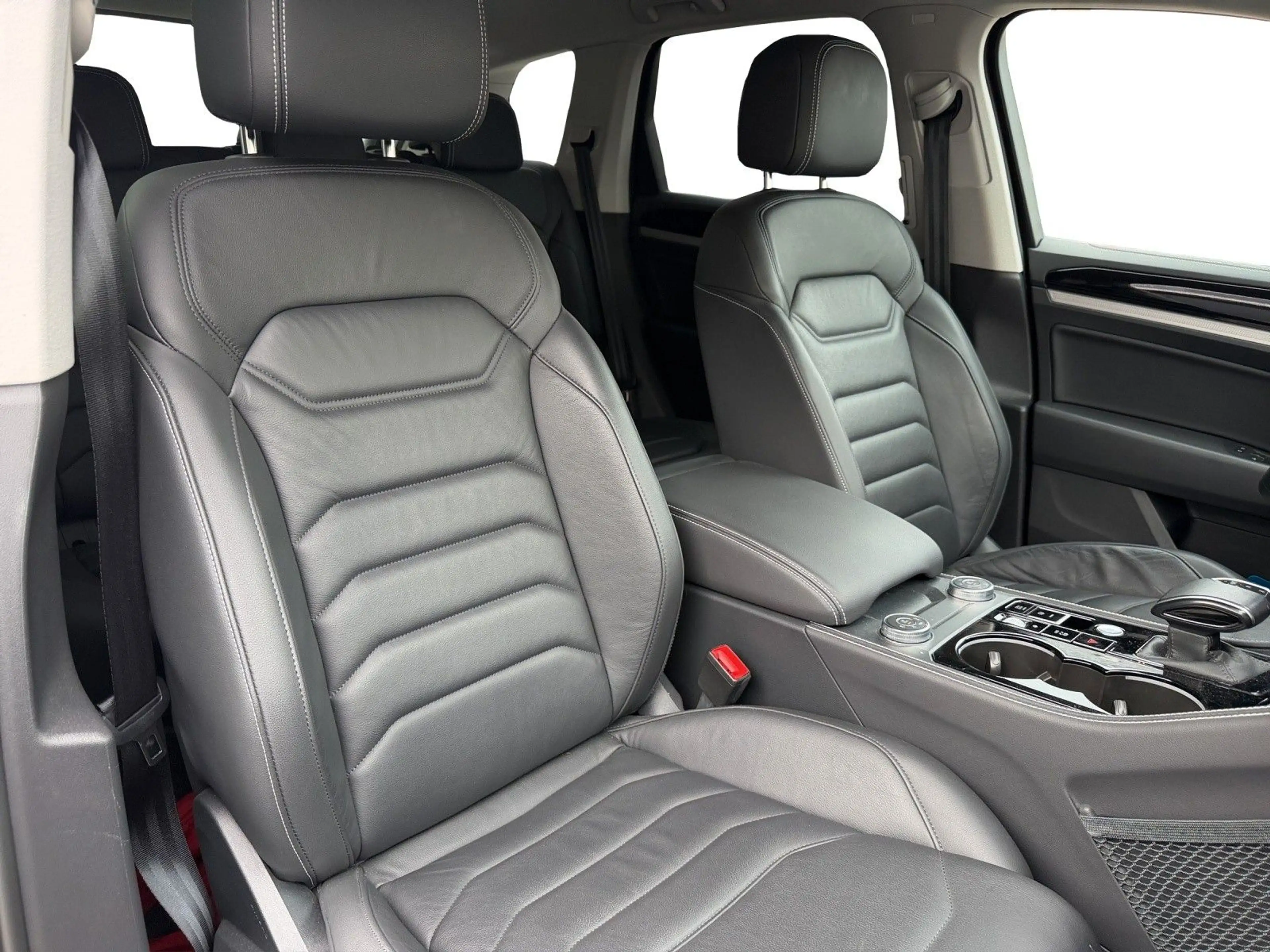 Volkswagen Touareg 3.0 TDI 4Motion+AHK+Luft+360°+ — photo 14