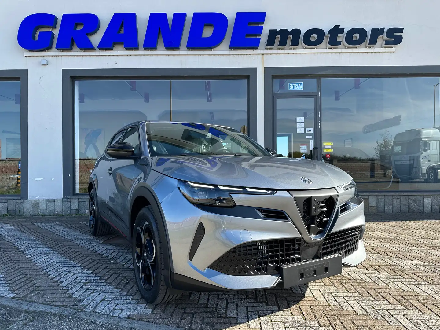 Alfa Romeo Junior Junior 1.2 ibrida Speciale 136cv edct6 Zilver - 1