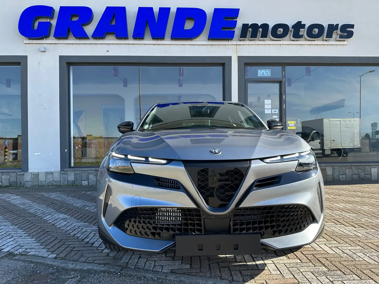 Alfa Romeo Junior Junior 1.2 ibrida Speciale 136cv edct6 Zilver - 2