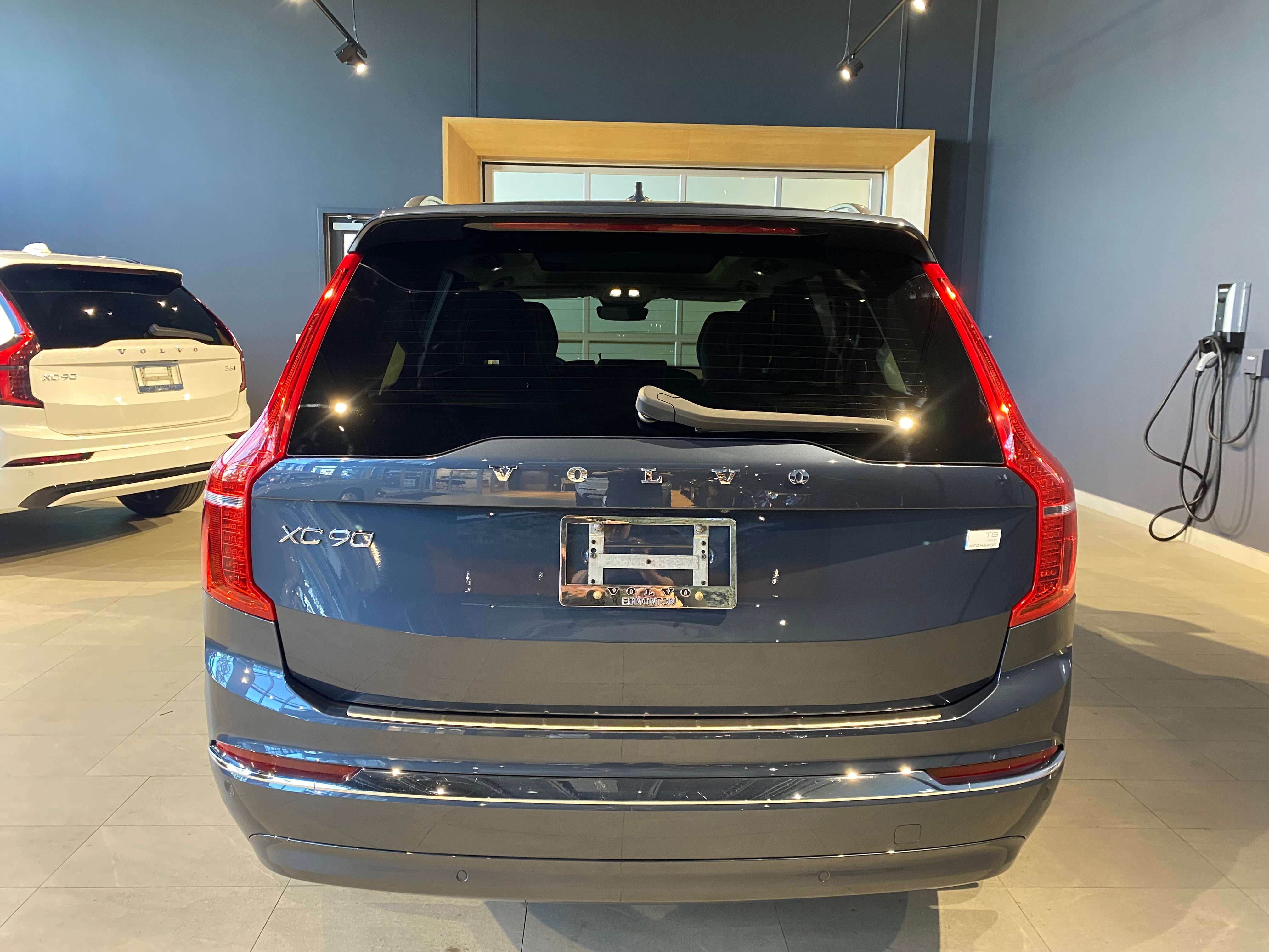 2024 Volvo XC90 T8 eAWD PHEV Ultimate Bright Theme 7-Seater — снимка 1