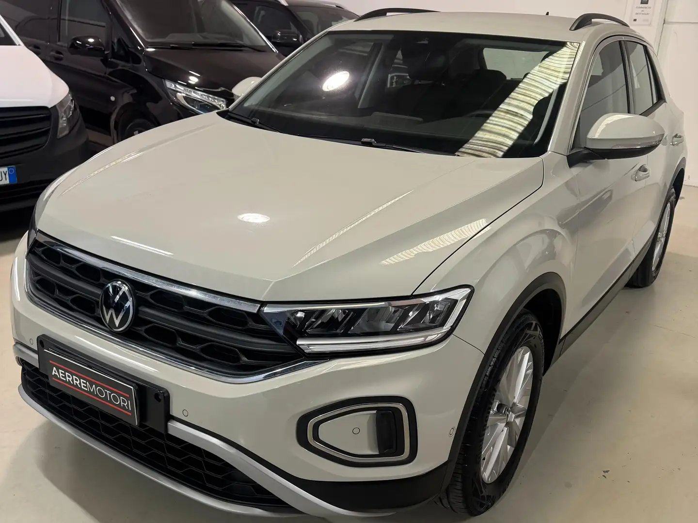 Volkswagen T-Roc T-Roc I 2022 1.0 tsi Life 110cv - NO VINCOLI Gris - 1