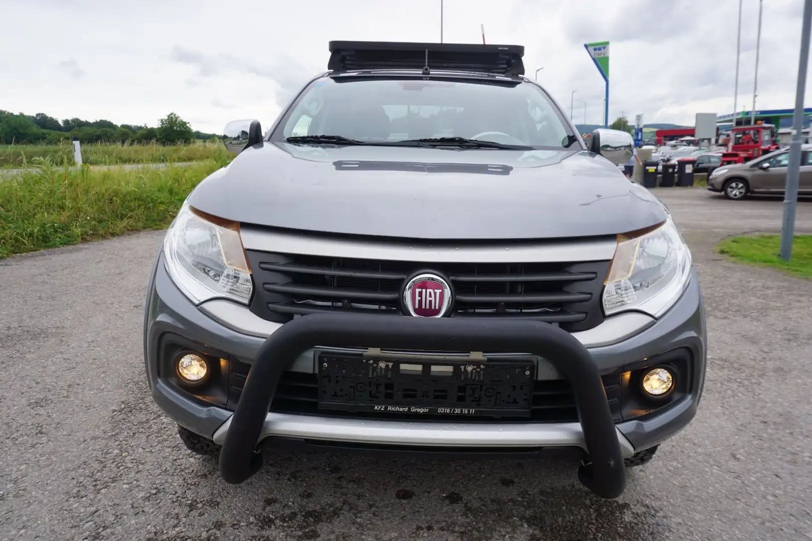 Fiat Fullback 4x4 2.4 MultiJet LX Basis Launch Edition Grau - 1
