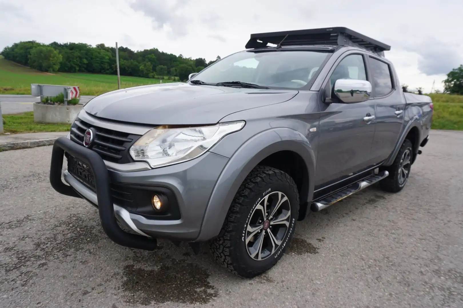 Fiat Fullback 4x4 2.4 MultiJet LX Basis Launch Edition Grau - 2