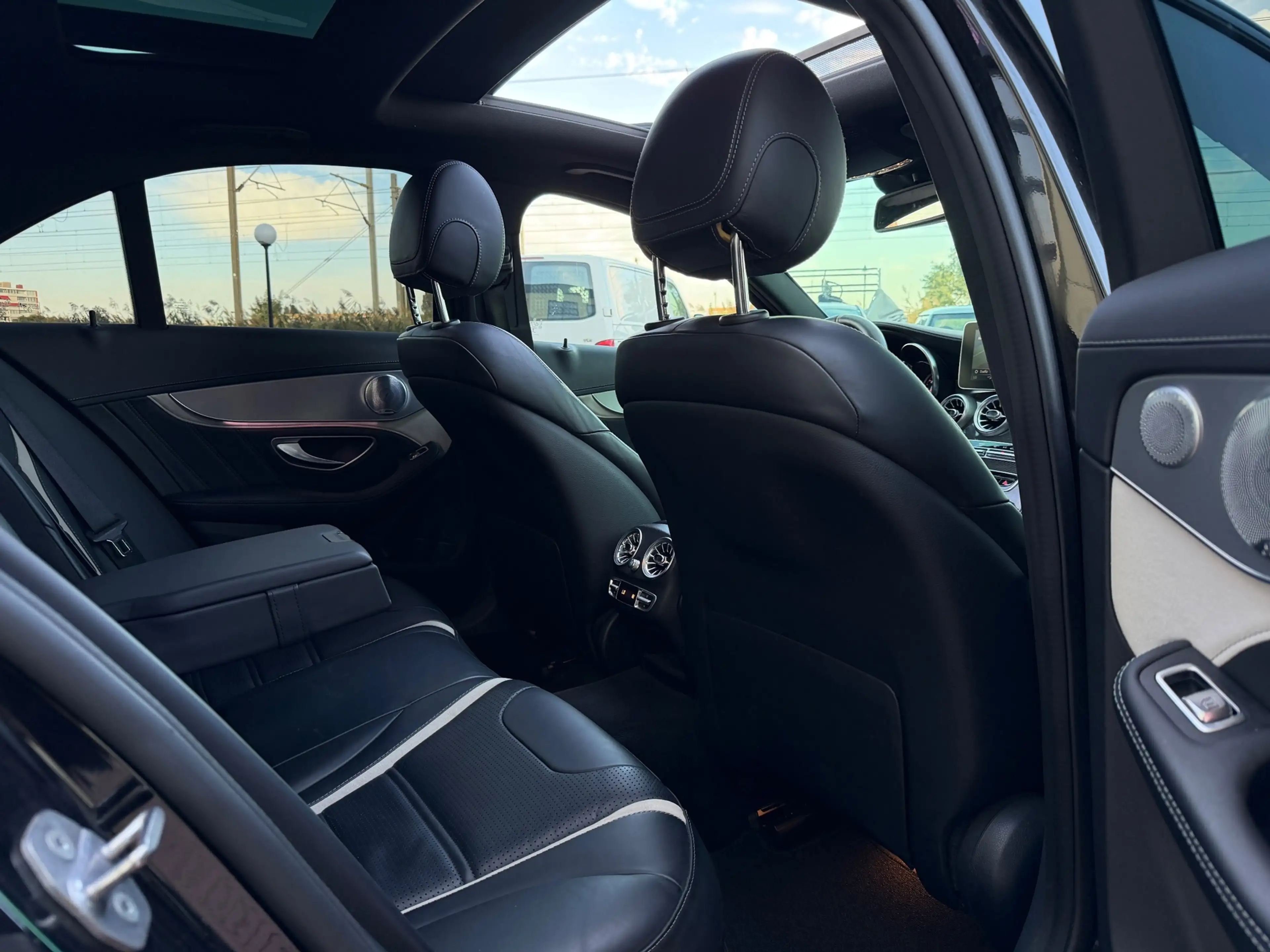 Mercedes-Benz C 63 AMG S|Pano|Burmester|360camera| — photo 15