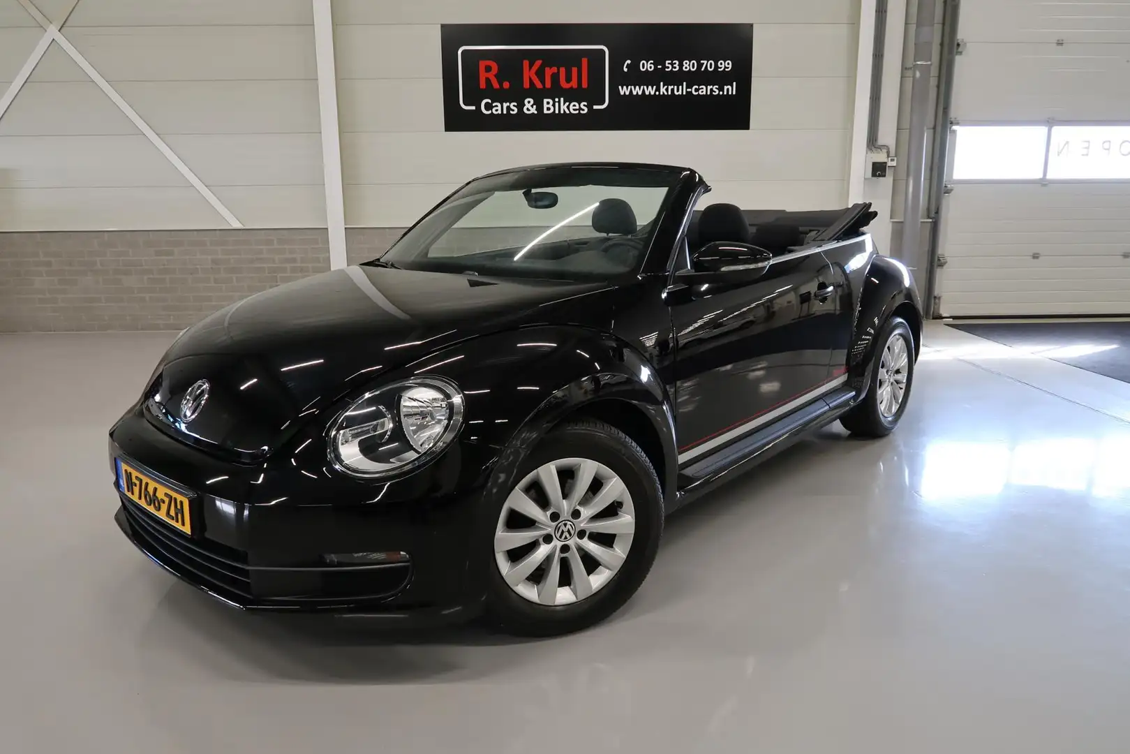 Volkswagen Beetle Cabriolet 1.2 TSI BMT Airco Cruise control Sportve Zwart - 1