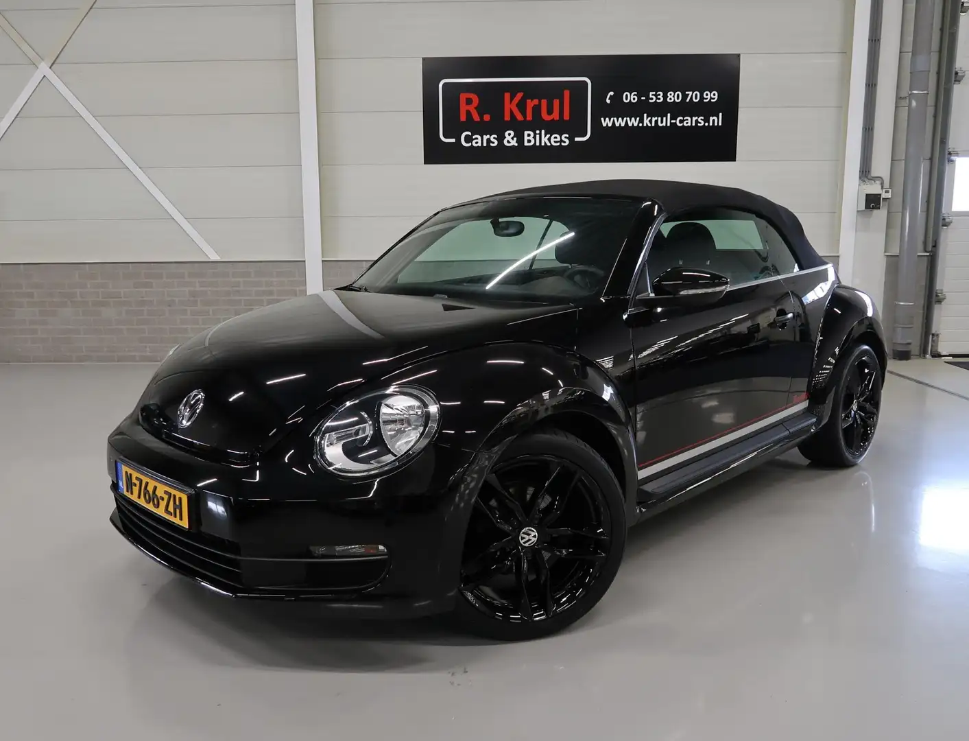 Volkswagen Beetle Cabriolet 1.2 TSI BMT Airco Cruise PDC Sportvelgen Noir - 2