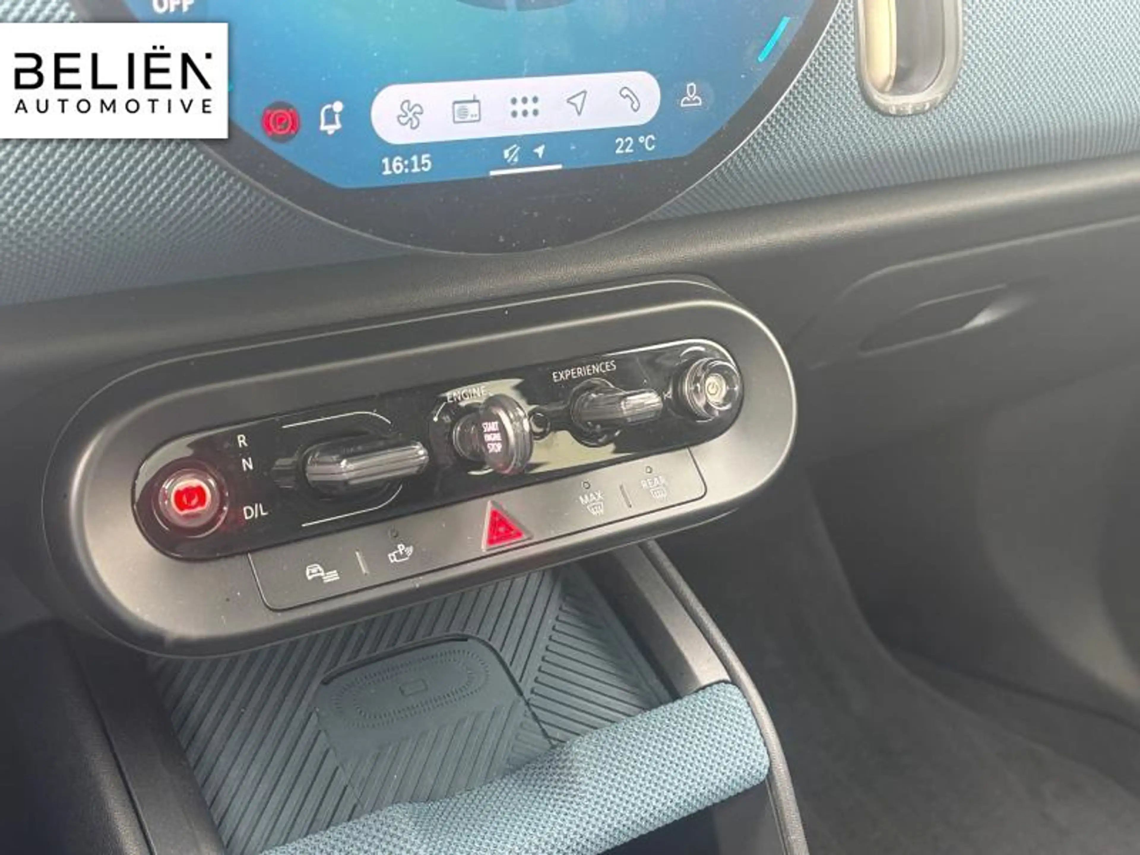 MINI Countryman C Favoured Trim — photo 11