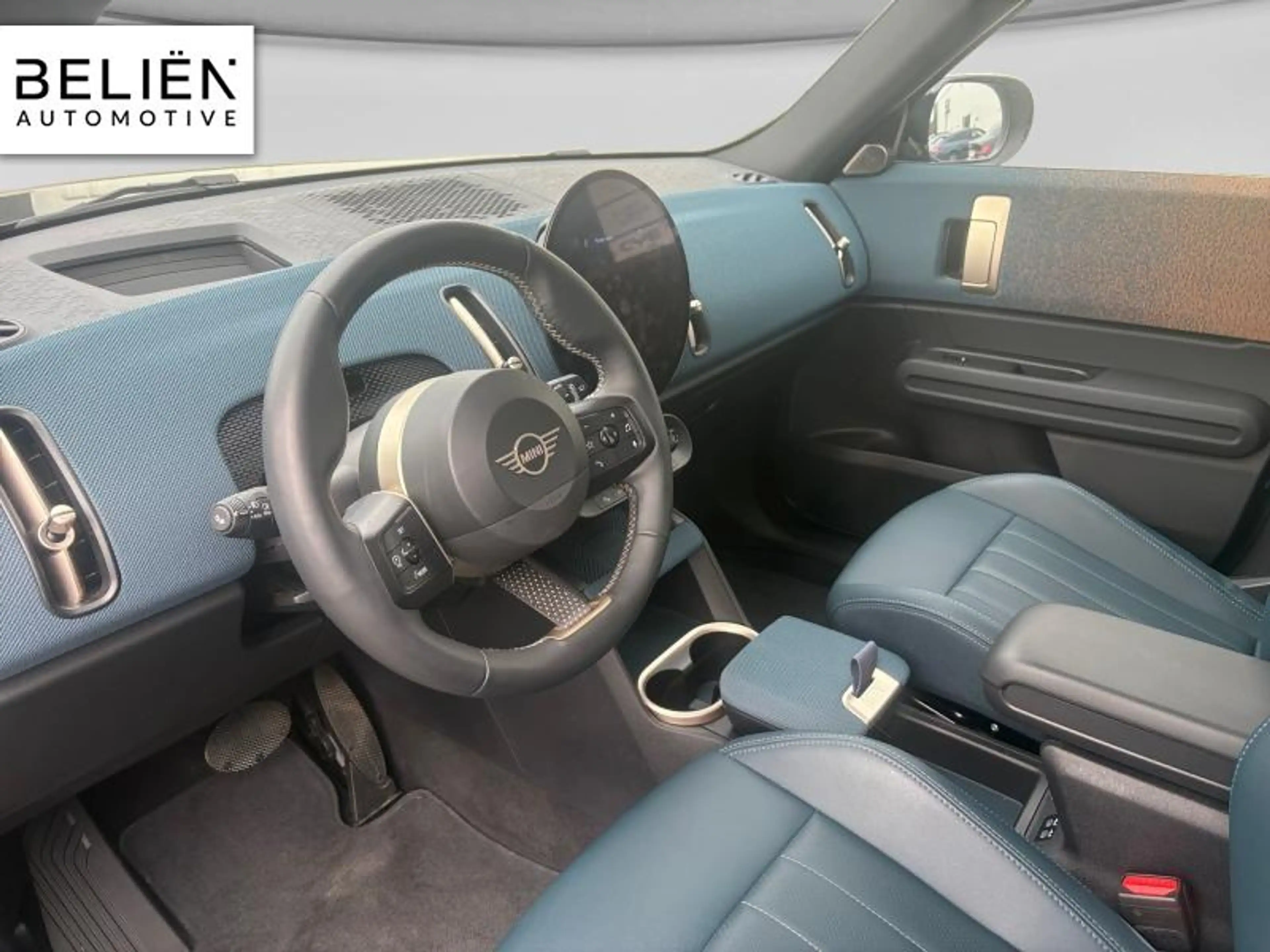 MINI Countryman C Favoured Trim — photo 9