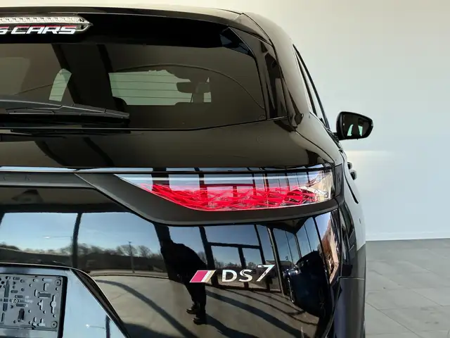 DS Automobiles DS 7 Crossback view 14