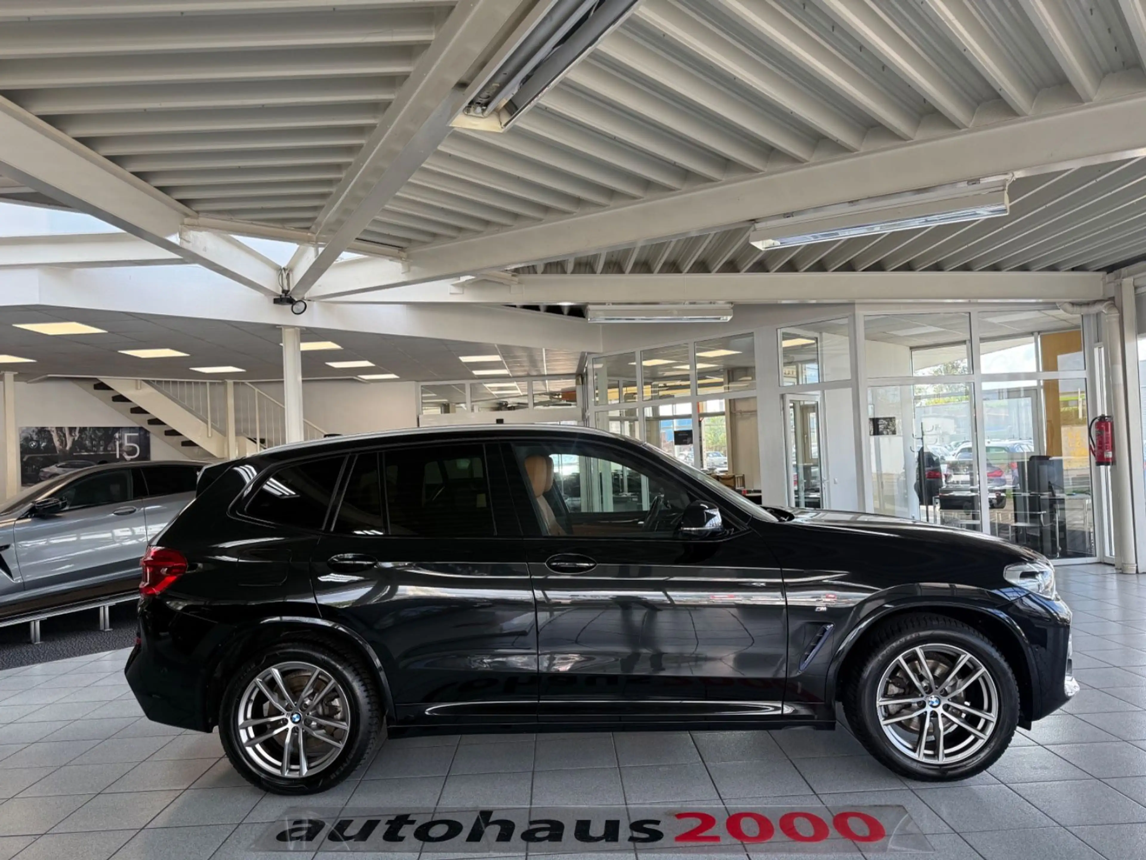 BMW X3 xDrive 20i M Sportpaket AUT./HUD/CAM/PANO. — photo 2