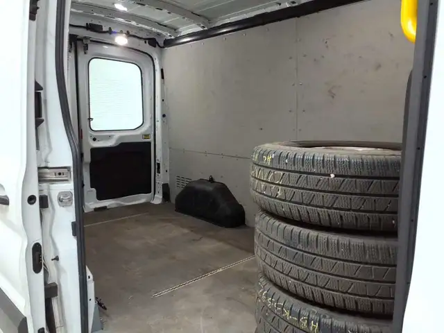 Ford Transit view 14