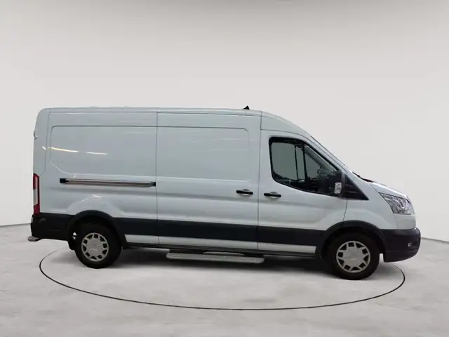 Ford Transit view 3