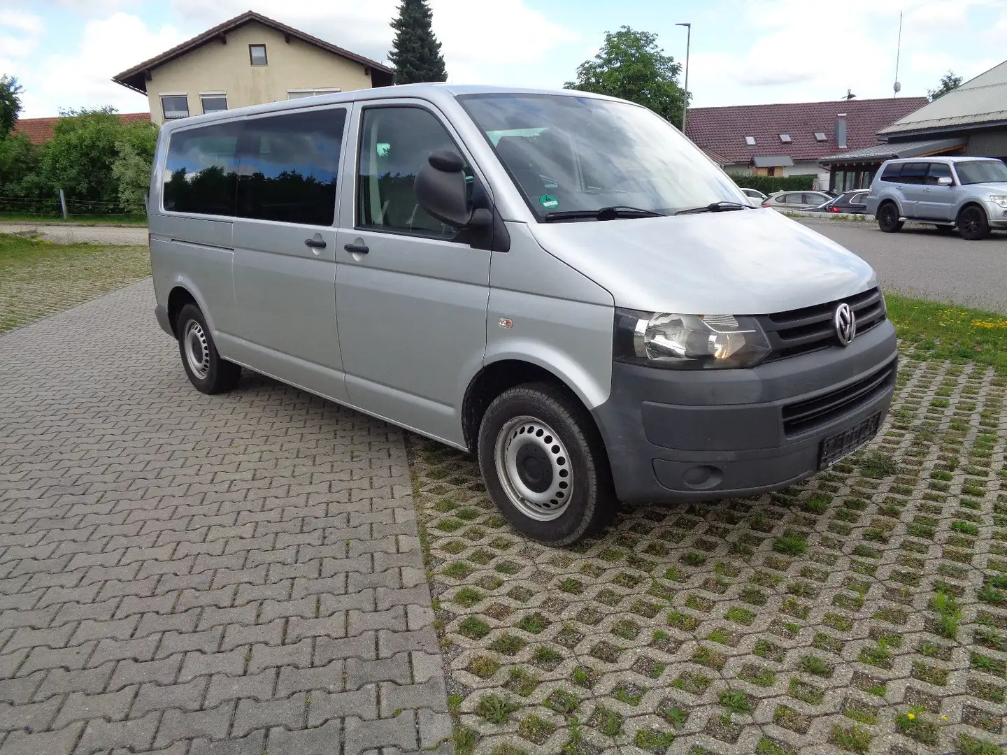 Volkswagen T5 Transporter Kasten- Kombi lang/Standheizung - 1