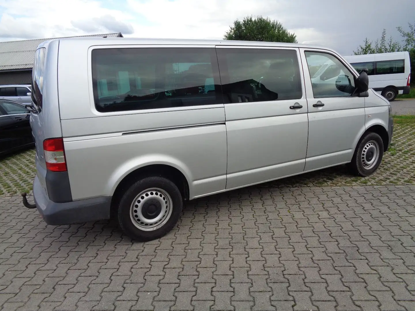 Volkswagen T5 Transporter Kasten- Kombi lang/Standheizung - 2