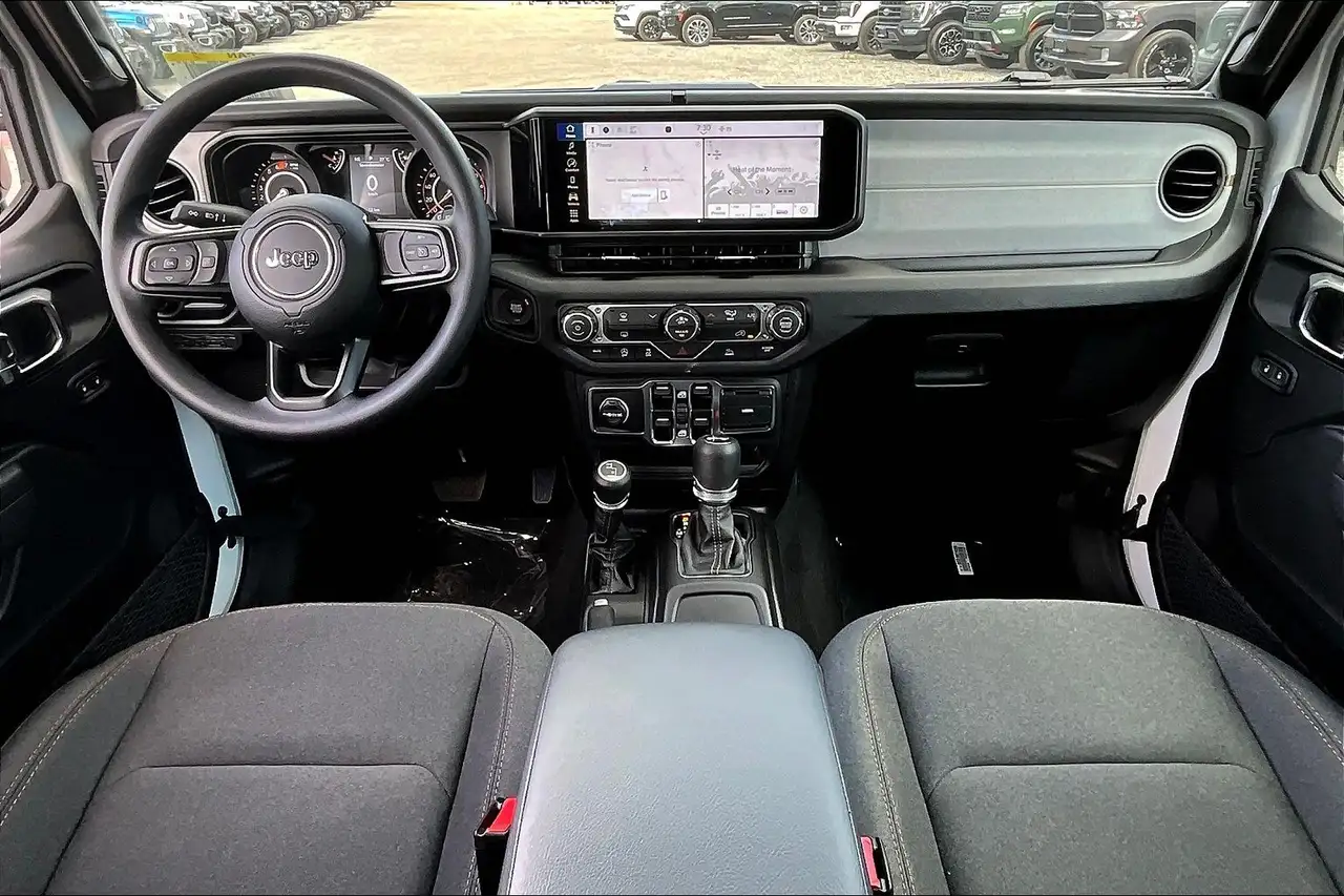Jeep Wrangler photo Jeep Wrangler