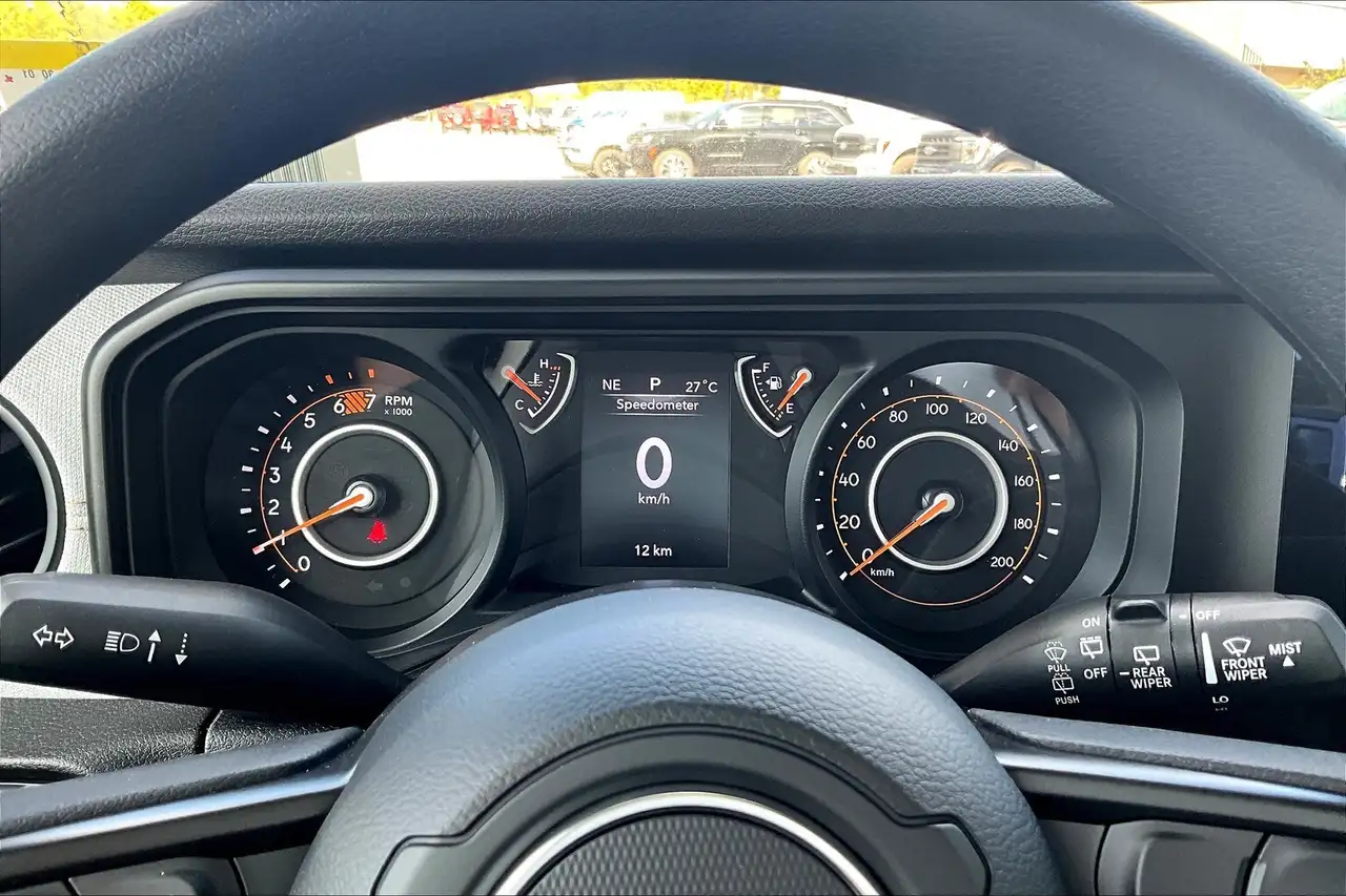 Jeep Wrangler photo Jeep Wrangler
