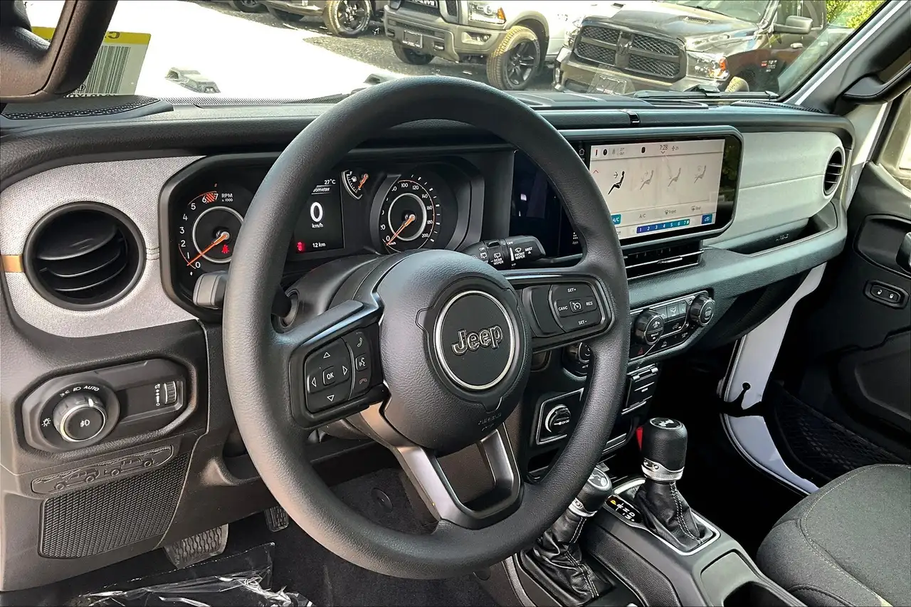 Jeep Wrangler photo Jeep Wrangler