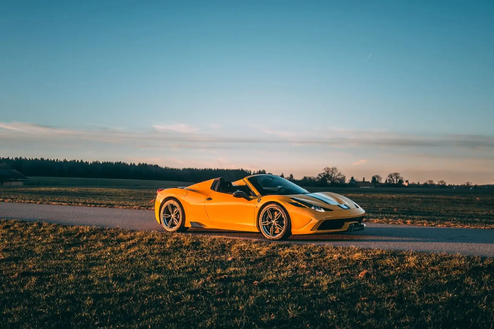 Ferrari 458 Speciale Aperta Gelb - 2