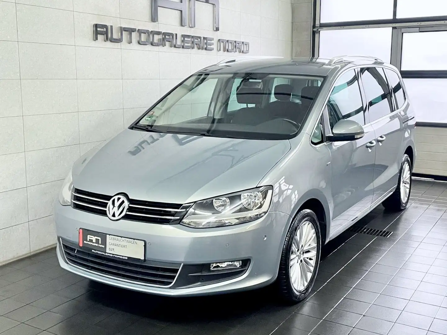Volkswagen Sharan Cup BMT Navi+KeyGo+AHK Grau - 2